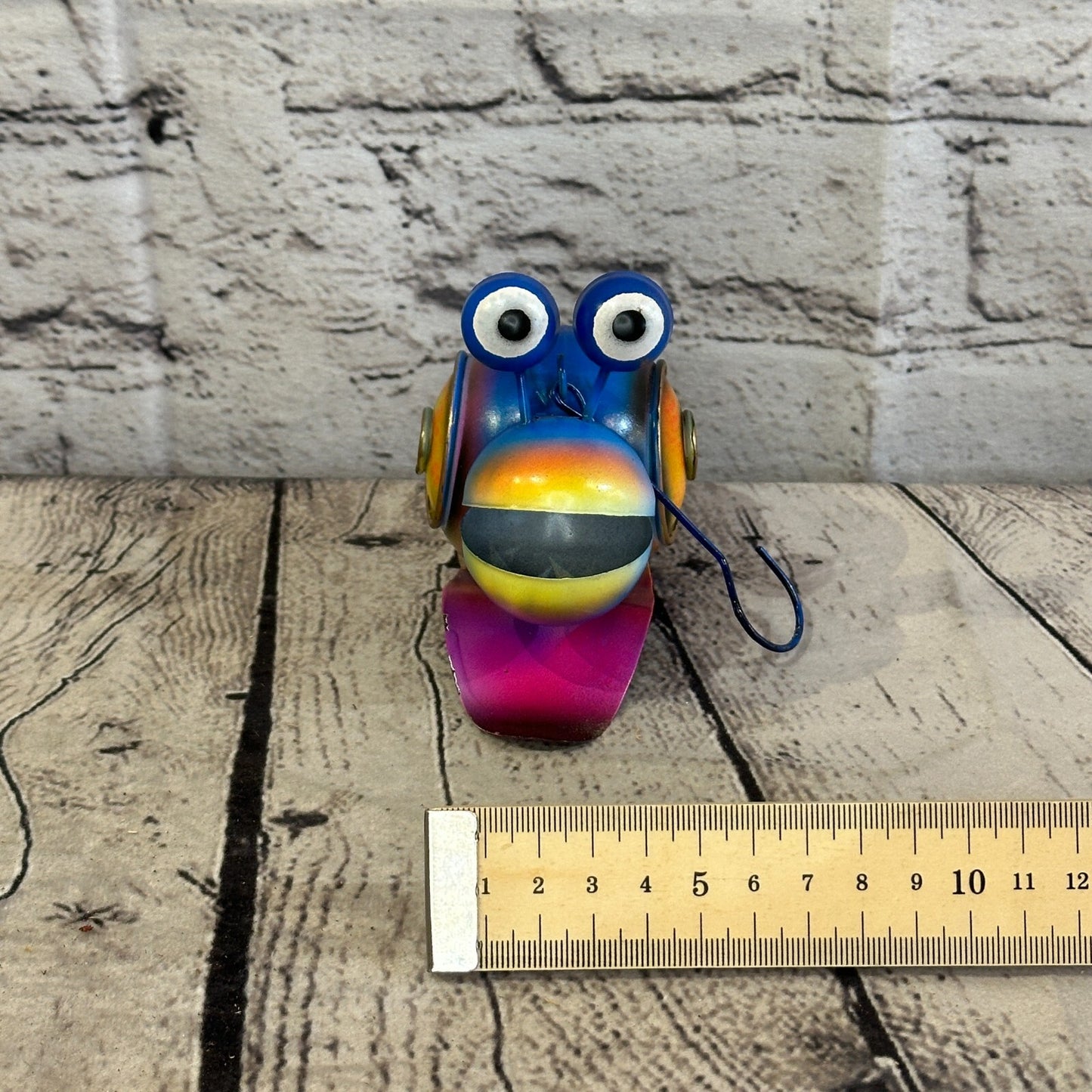 10cm x 10cm Blue Snail Bug Cartoon Hanging Hook Ornament Painted Statue
