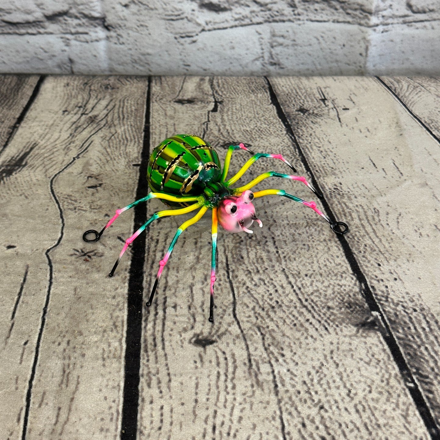 12cm x 8cm Green Pink Spider Bug Metal Tin Wall Hanging Ornament Painted Statue