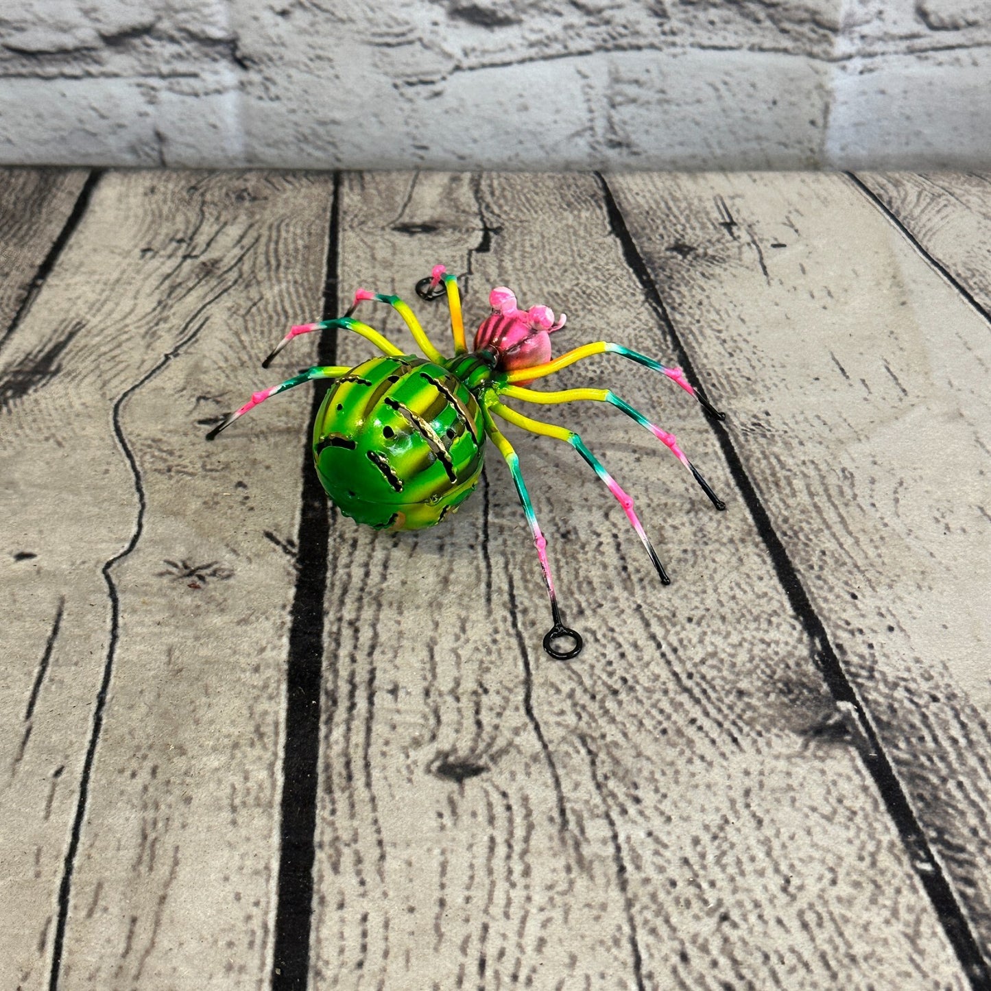 12cm x 8cm Green Pink Spider Bug Metal Tin Wall Hanging Ornament Painted Statue