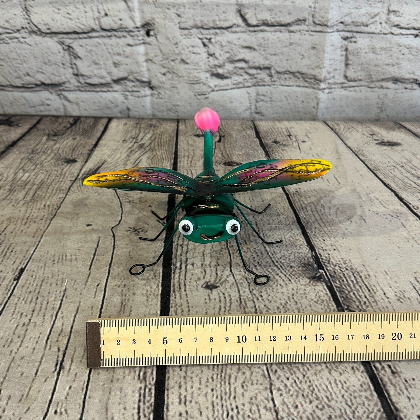 20cm x 15cm Green Dragonfly Bug Metal Tin Wall Hanging Ornament Painted Statue