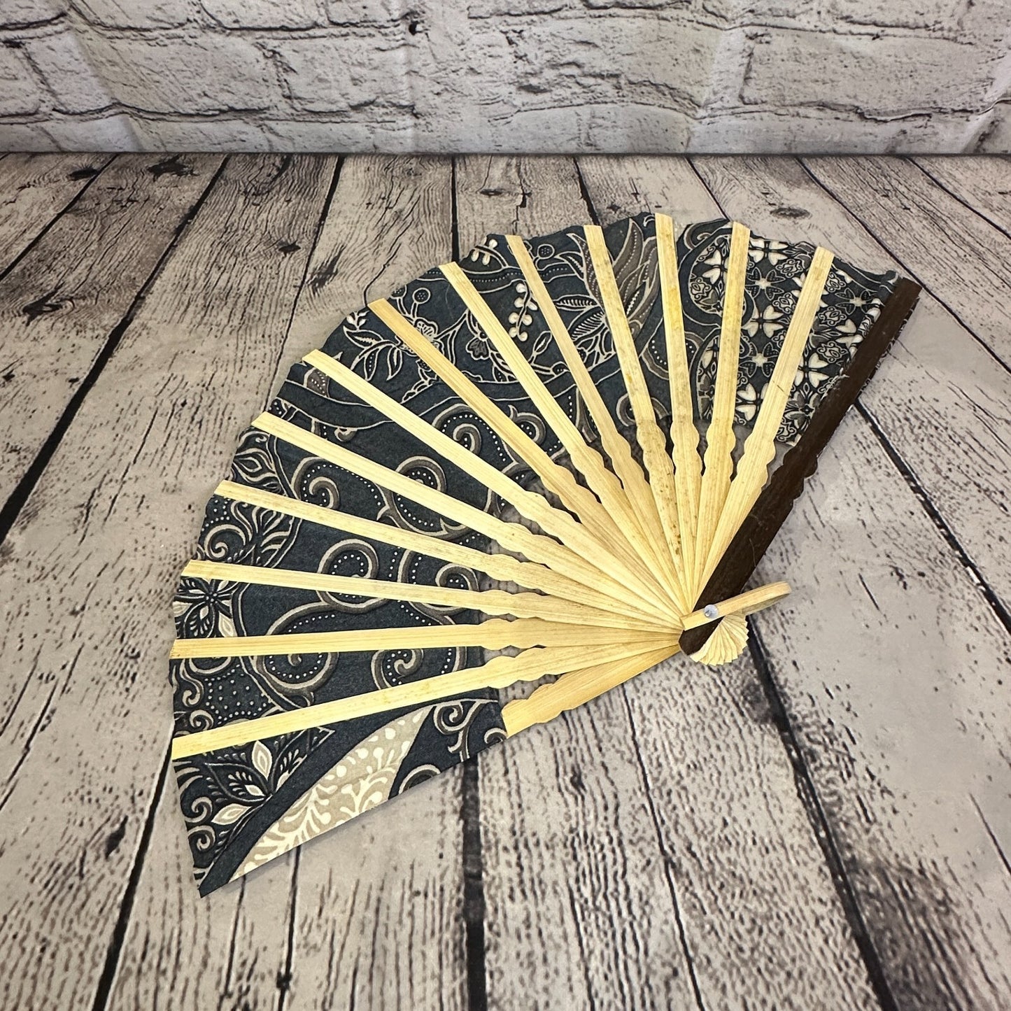 45cm x 25cm Handheld Folding Fans Fabric Fan Bamboo Dance Party Wedding Cosplay