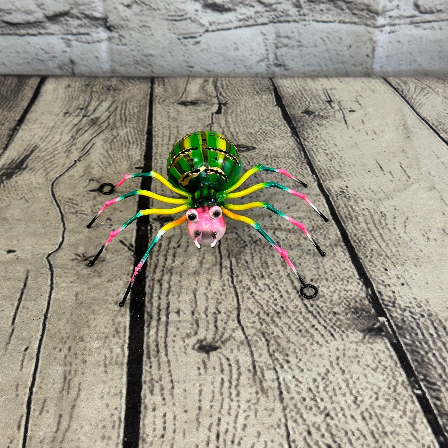12cm x 8cm Green Pink Spider Bug Metal Tin Wall Hanging Ornament Painted Statue