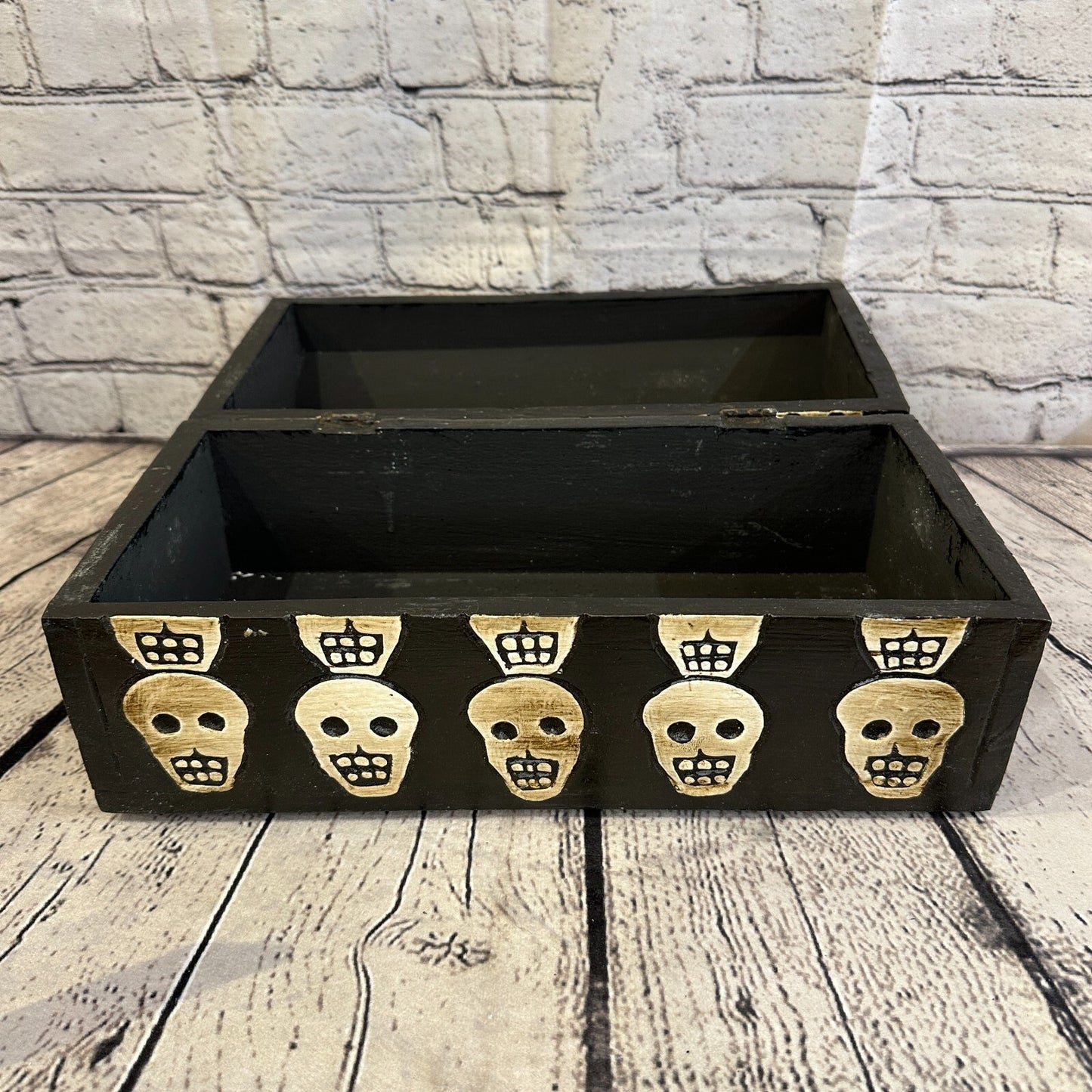 30cm x 15cm x 15cm Trunk Wooden Gothic Skeleton Skull Coffin Jewellery Box