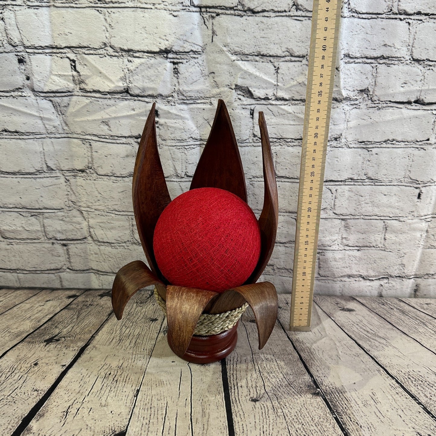 Red Light Brown Natural 35cm Tall Leaf Lamp Twist LED UK Mains Plug Design 3