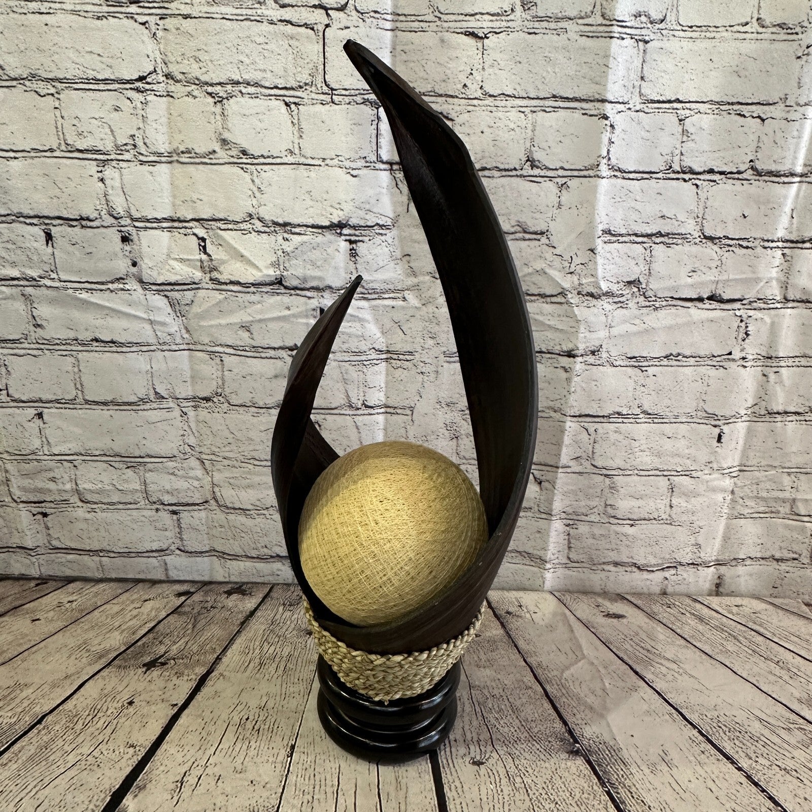 White Dark Brown Natural 55cm Tall Leaf Lamp Twist LED UK Mains Plug Design 21