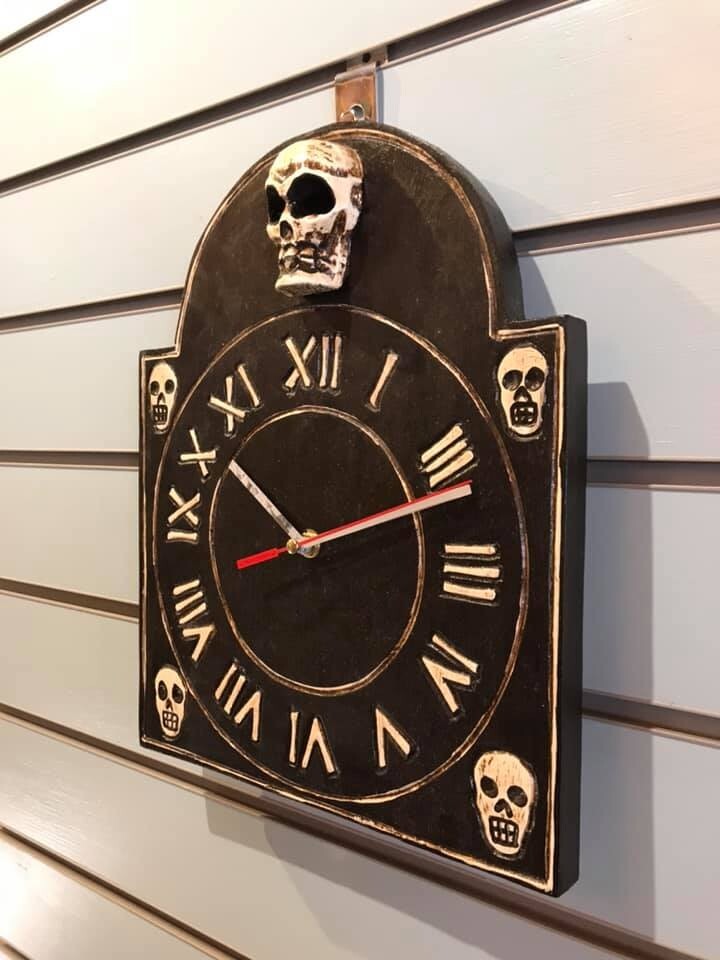 Skull & Crossbones Clock Pirate Sign Door Battery 35cm x 25cm Handmade2