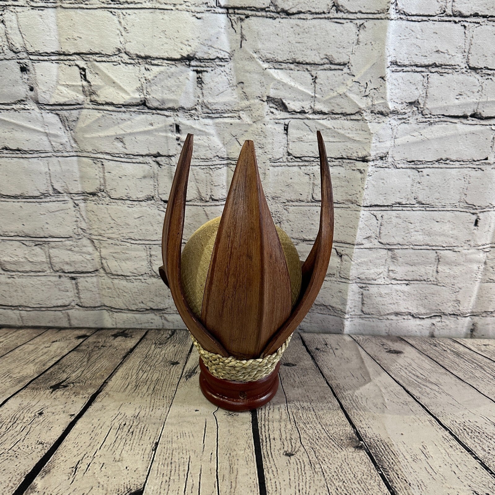 White Light Brown Natural 35cm Tall Leaf Lamp Twist LED UK Mains Plug Design 33