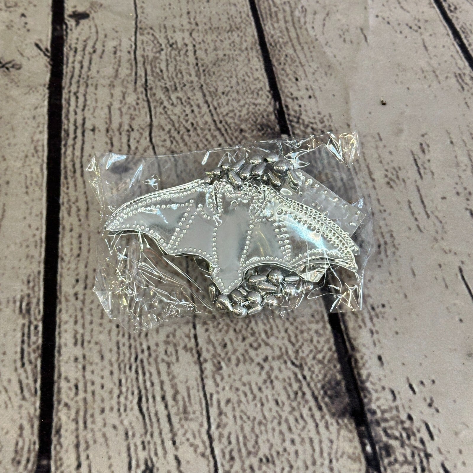 Aluminium Stamped Sitting Bat String Wall Hangings Home Decoration1