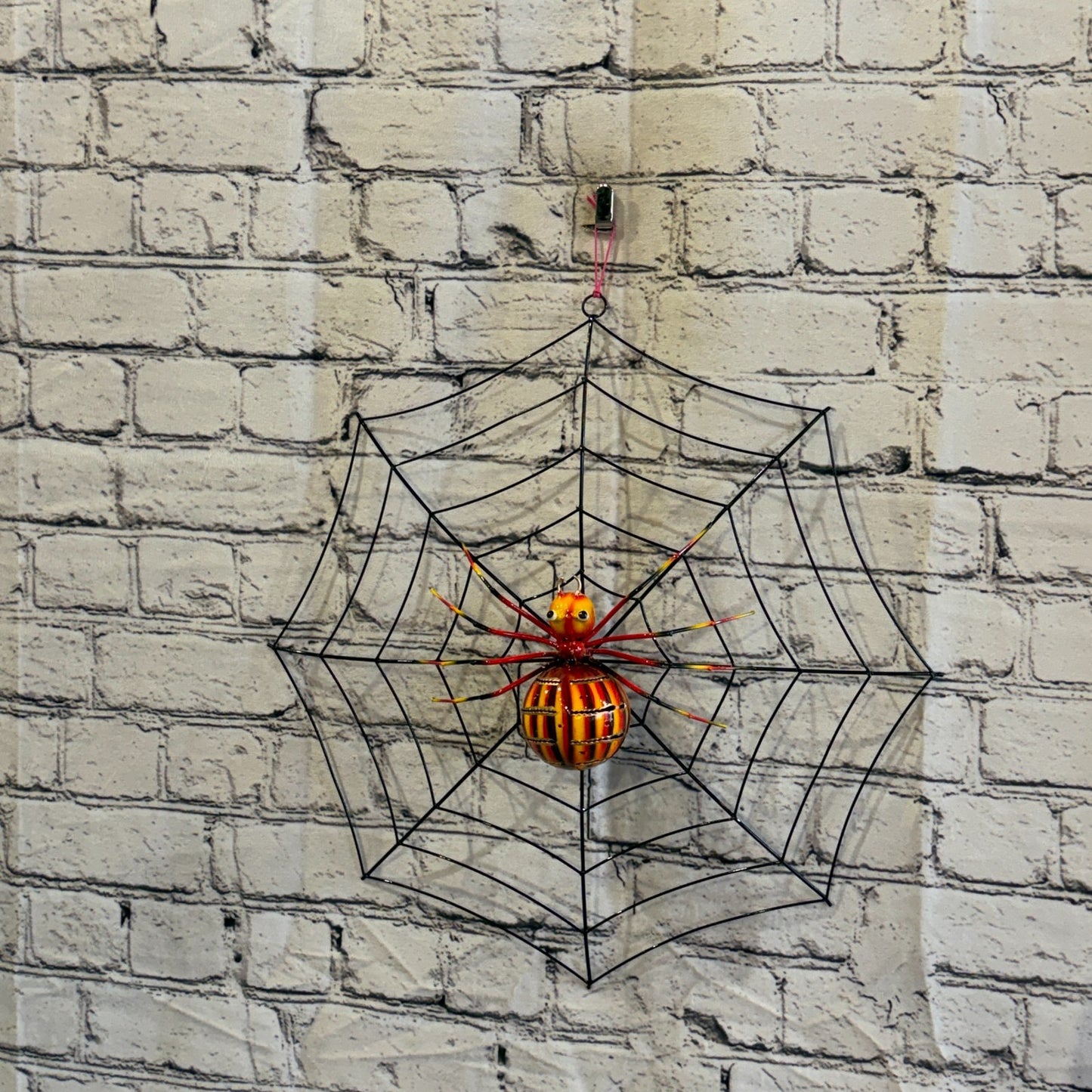 40cm x 40cm Red Spider On Web Bug Metal Tin Wall Hanging Ornament Statue2