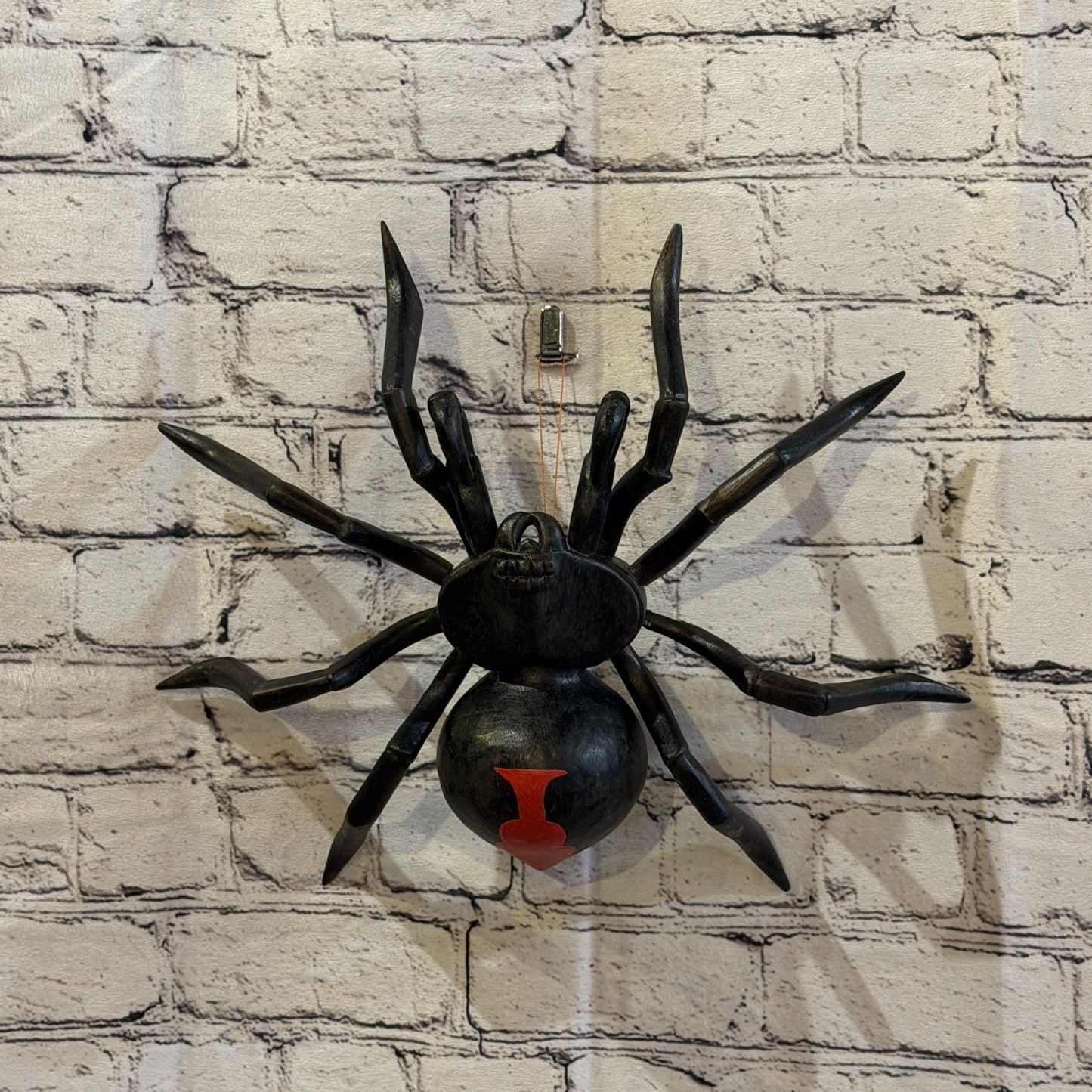 30cm x 25cm Black Widow Wooden Spider Carving Hand Walking Tarantula Statue2