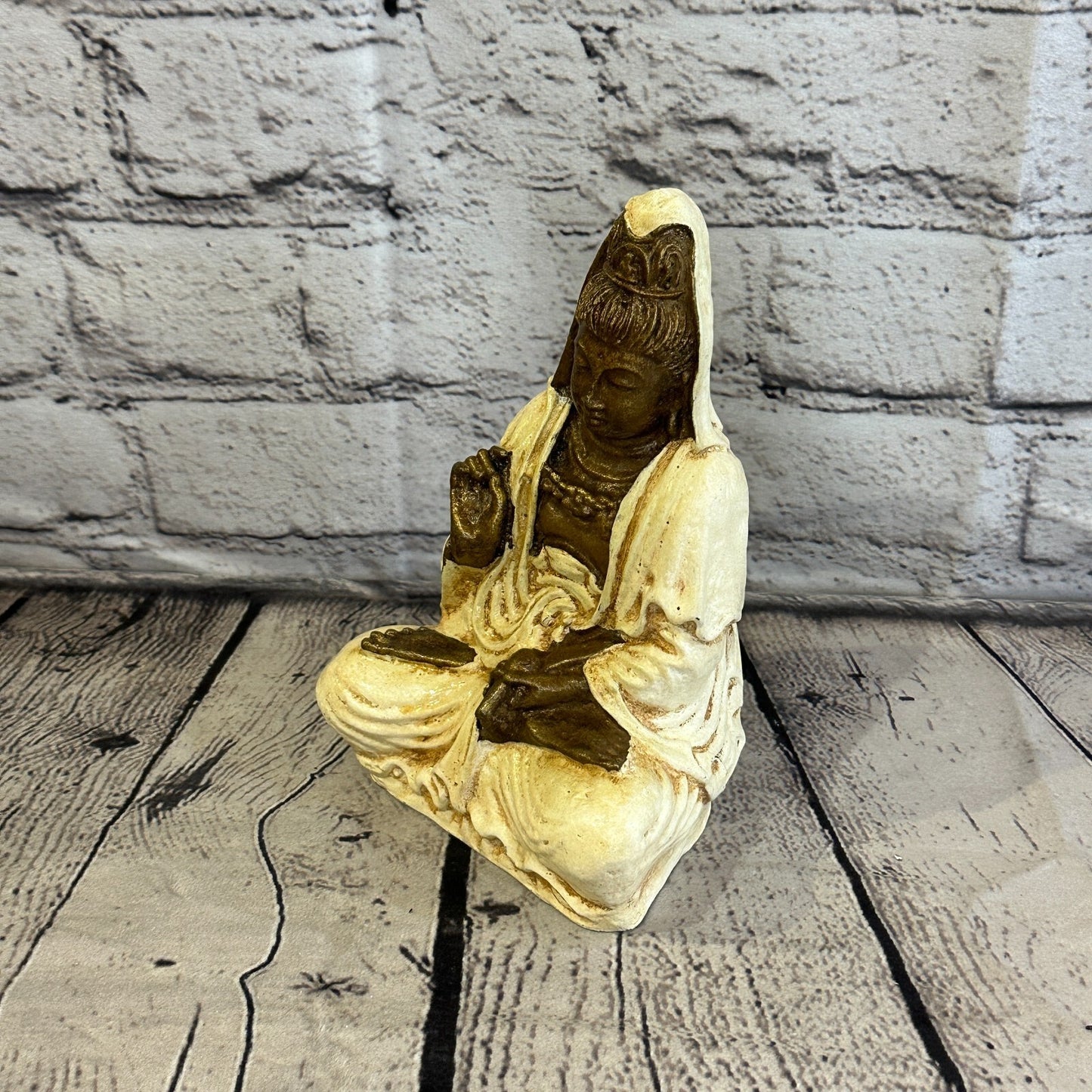 White & Bronze 18cm x 10cm Small Quan Yin Sitting Lotus Statue Resin Hindu God1