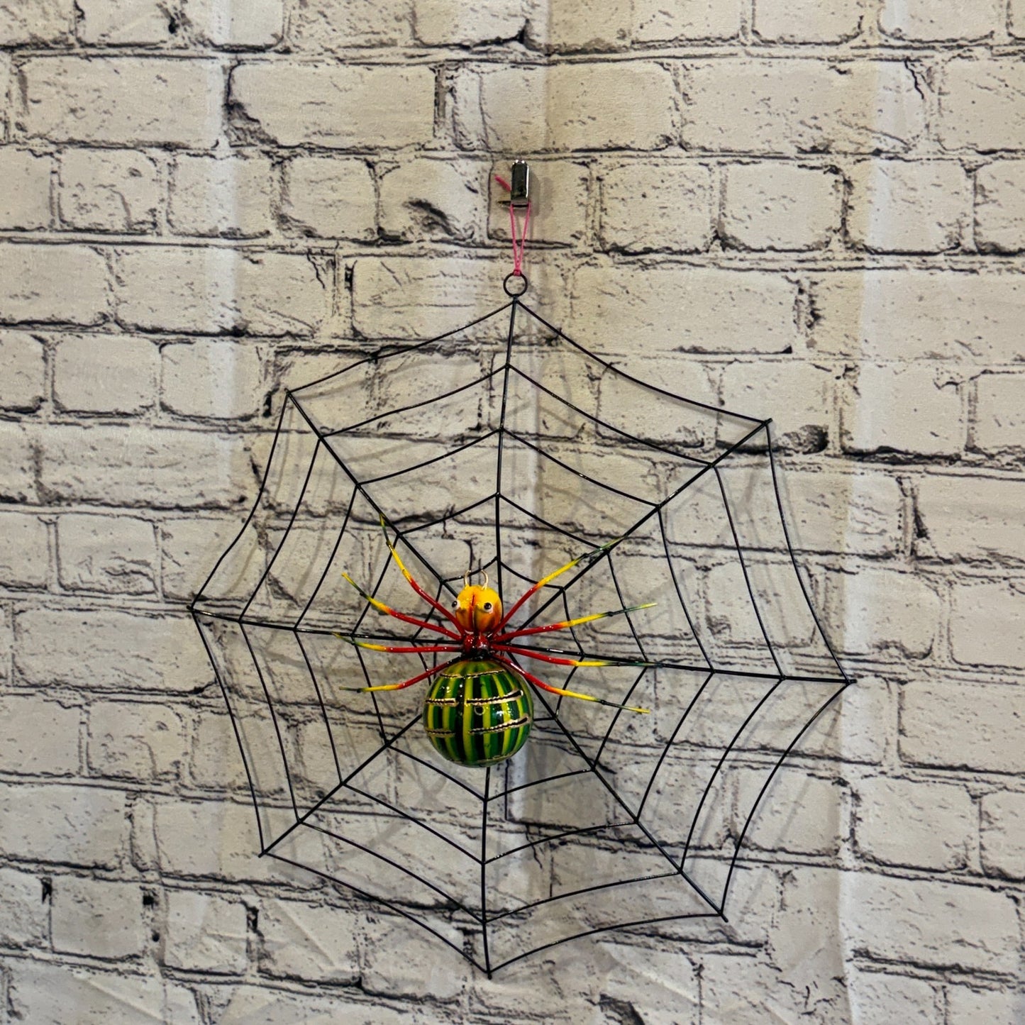 40cm x 40cm Green Spider On Web Bug Metal Tin Wall Hanging Ornament Statue2