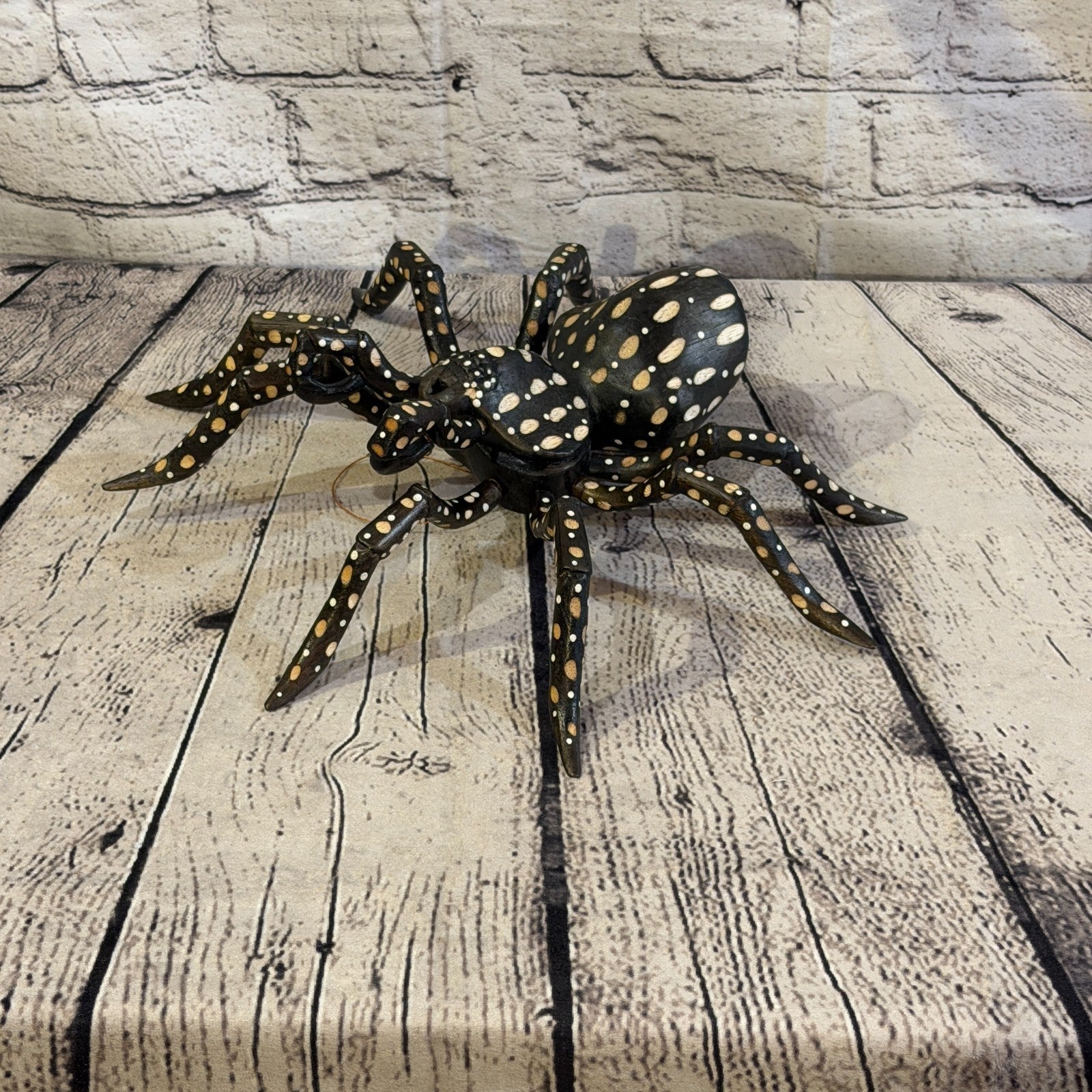 30cm x 25cm Brown Spots Wooden Spider Carving Hand Walking Tarantula Statue4