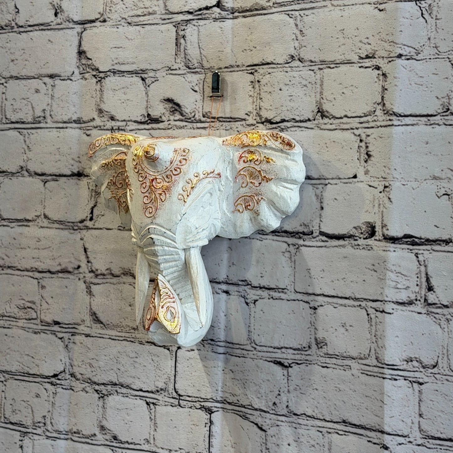 20cm x 20cm White Gold Painted Wood Elephant Head Wall Mounted Art Shabby1