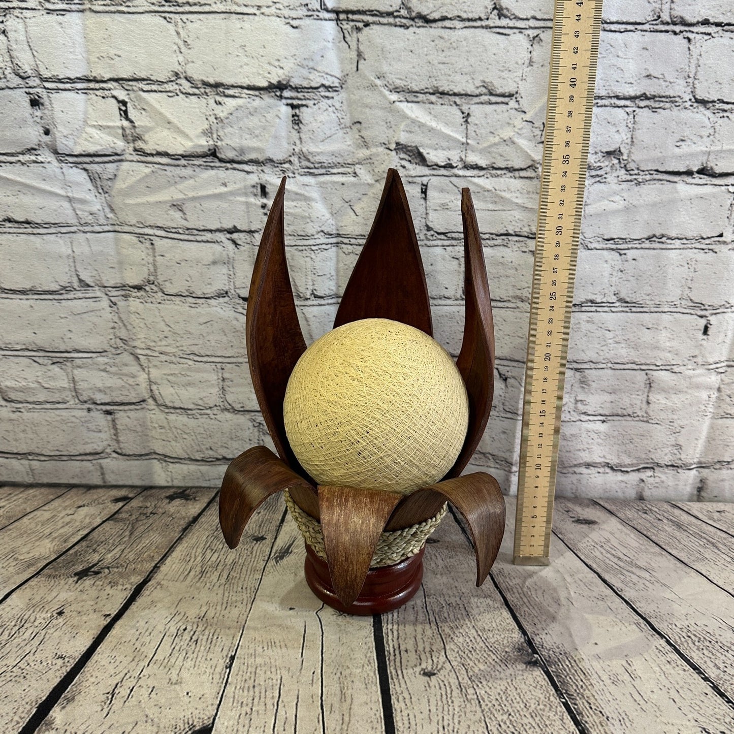 White Light Brown Natural 35cm Tall Leaf Lamp Twist LED UK Mains Plug Design 34