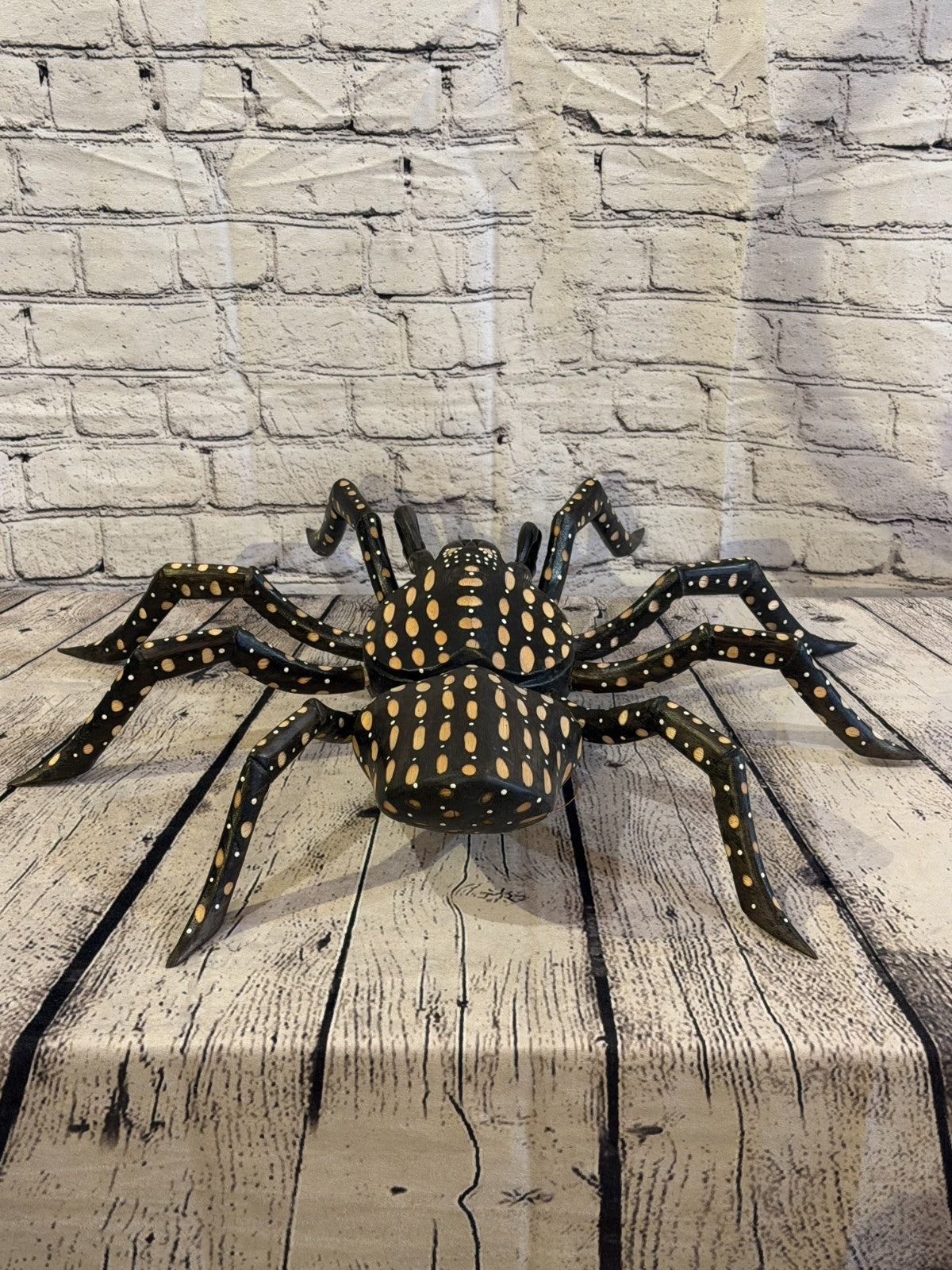 45cm x 35cm Brown Spots Wooden Spider Carving Hand Walking Tarantula Statue7