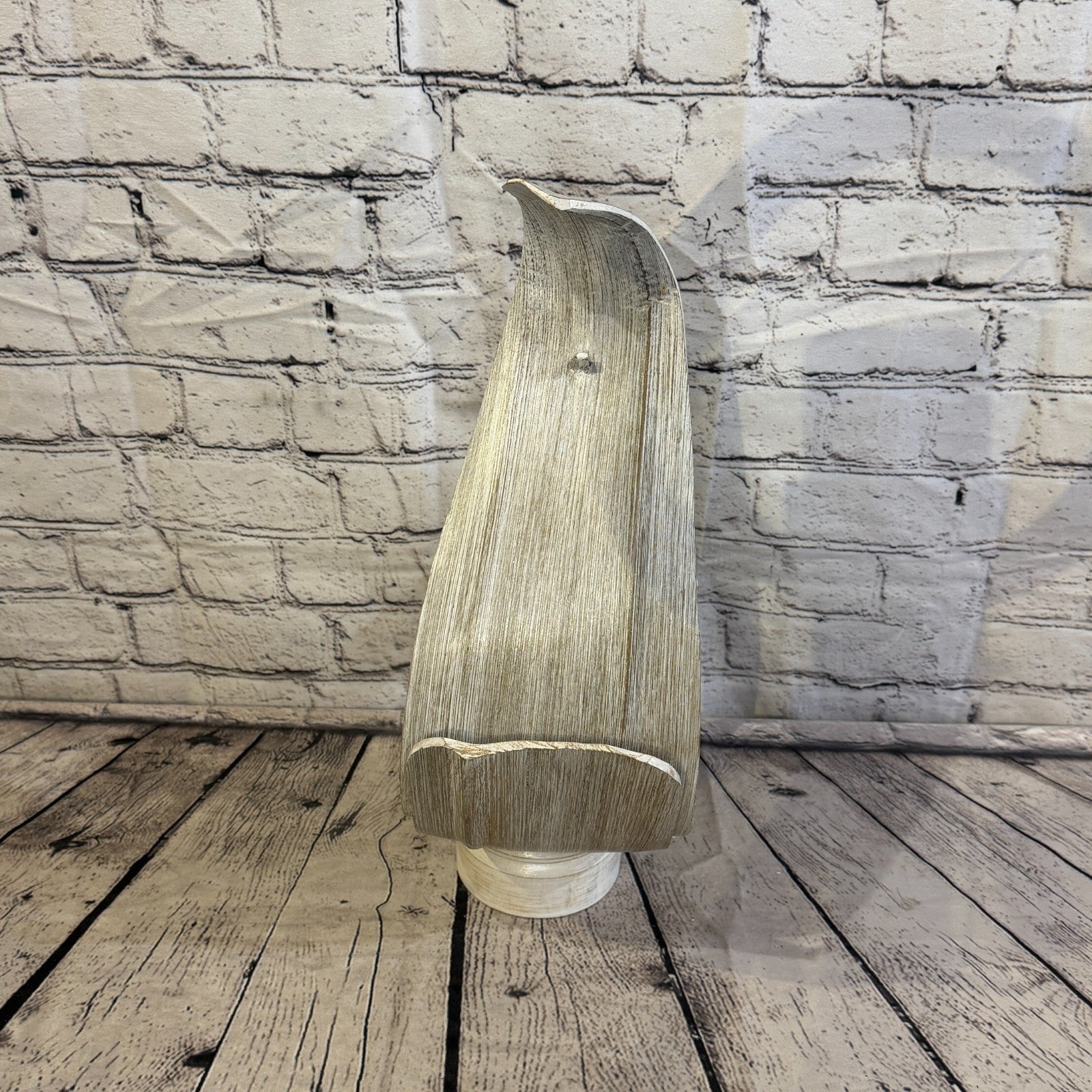 White Light White Natural 45cm Tall Leaf Lamp Twist LED UK Mains Plug Design 83