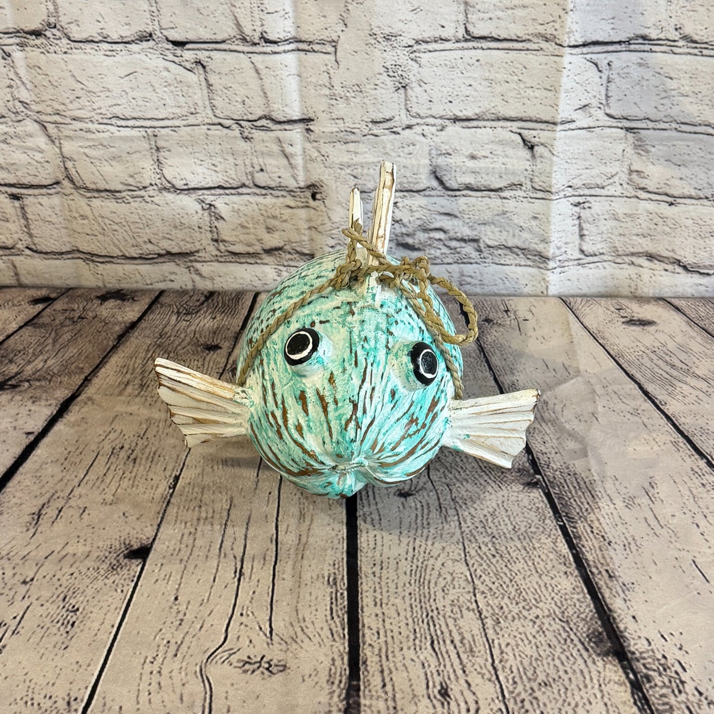 Green White Fins Folk Art Painted Puffer Fish Coconut Shell Ornaments Hanging1