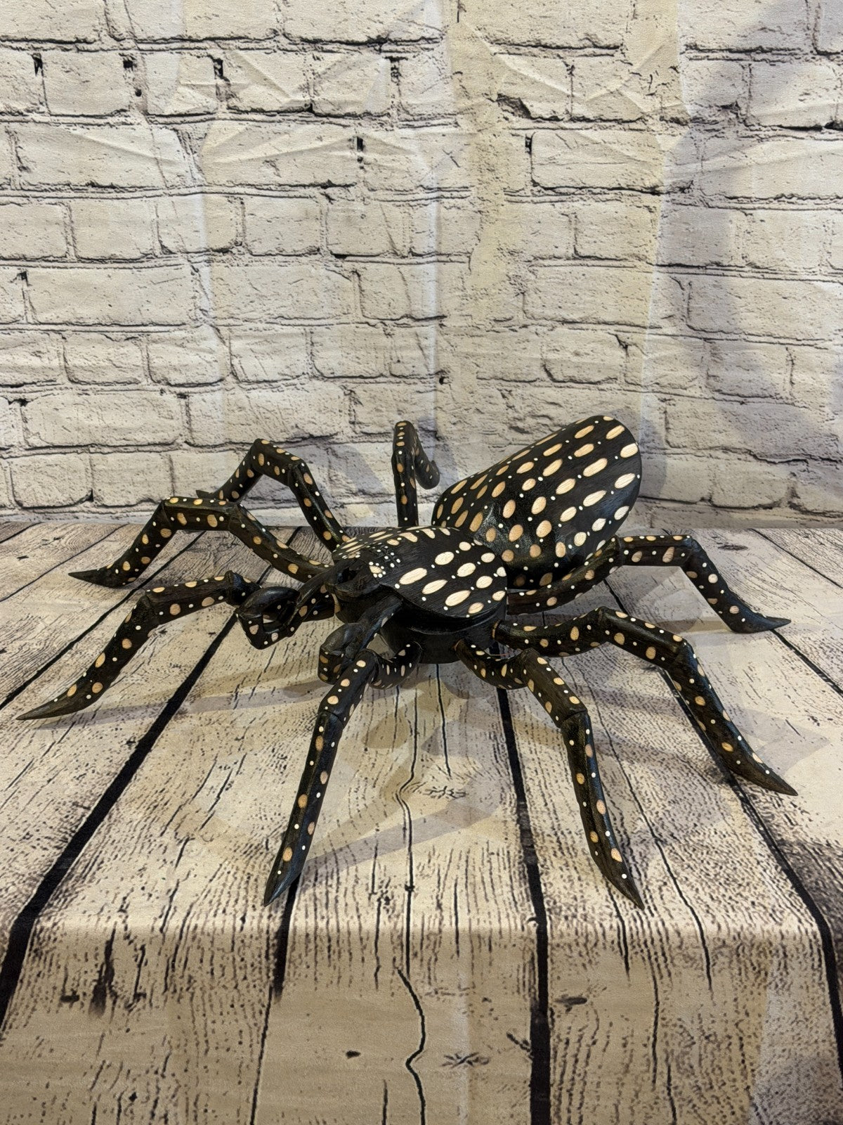45cm x 35cm Brown Spots Wooden Spider Carving Hand Walking Tarantula Statue3