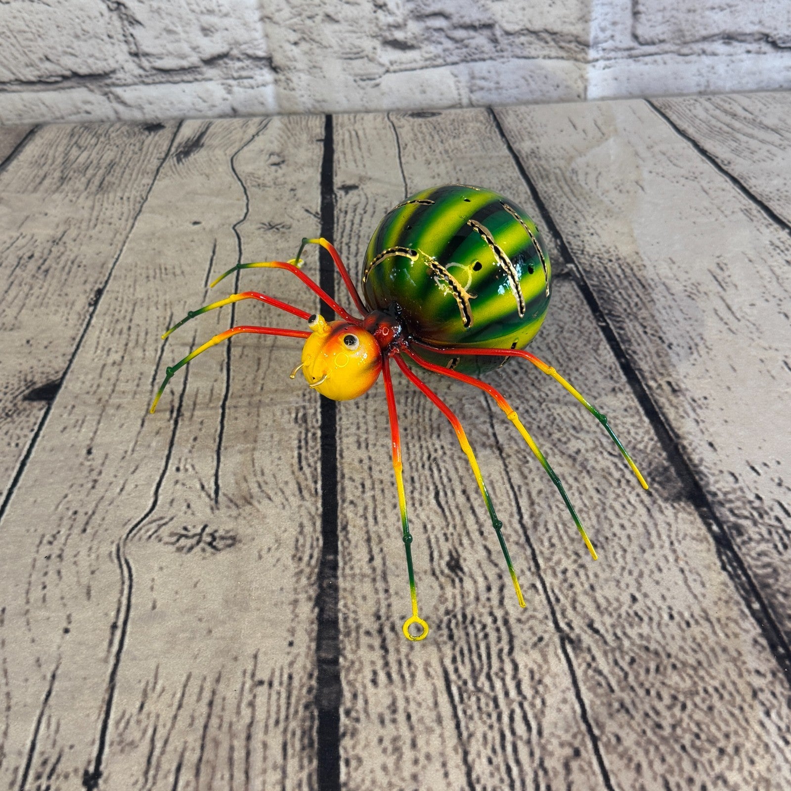 20cm x 15cm Small Colourful Green Spider Metal Tin Standing Ornament Statue0