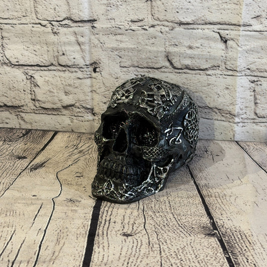 Black Silver 15cm x 10cm Gothic Celtic Knot Skull Crucifix Statue Resin0
