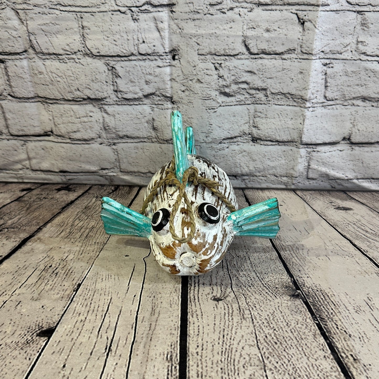 Green White Folk Art Hand Painted Puffer Fish Coconut Shell Ornaments Hanging1