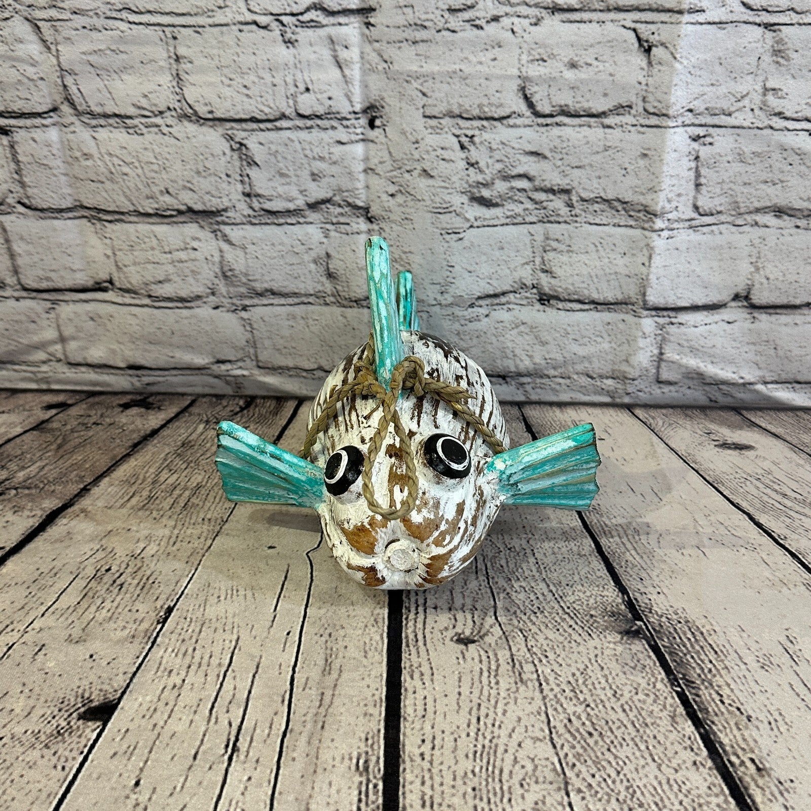 Green White Folk Art Hand Painted Puffer Fish Coconut Shell Ornaments Hanging1