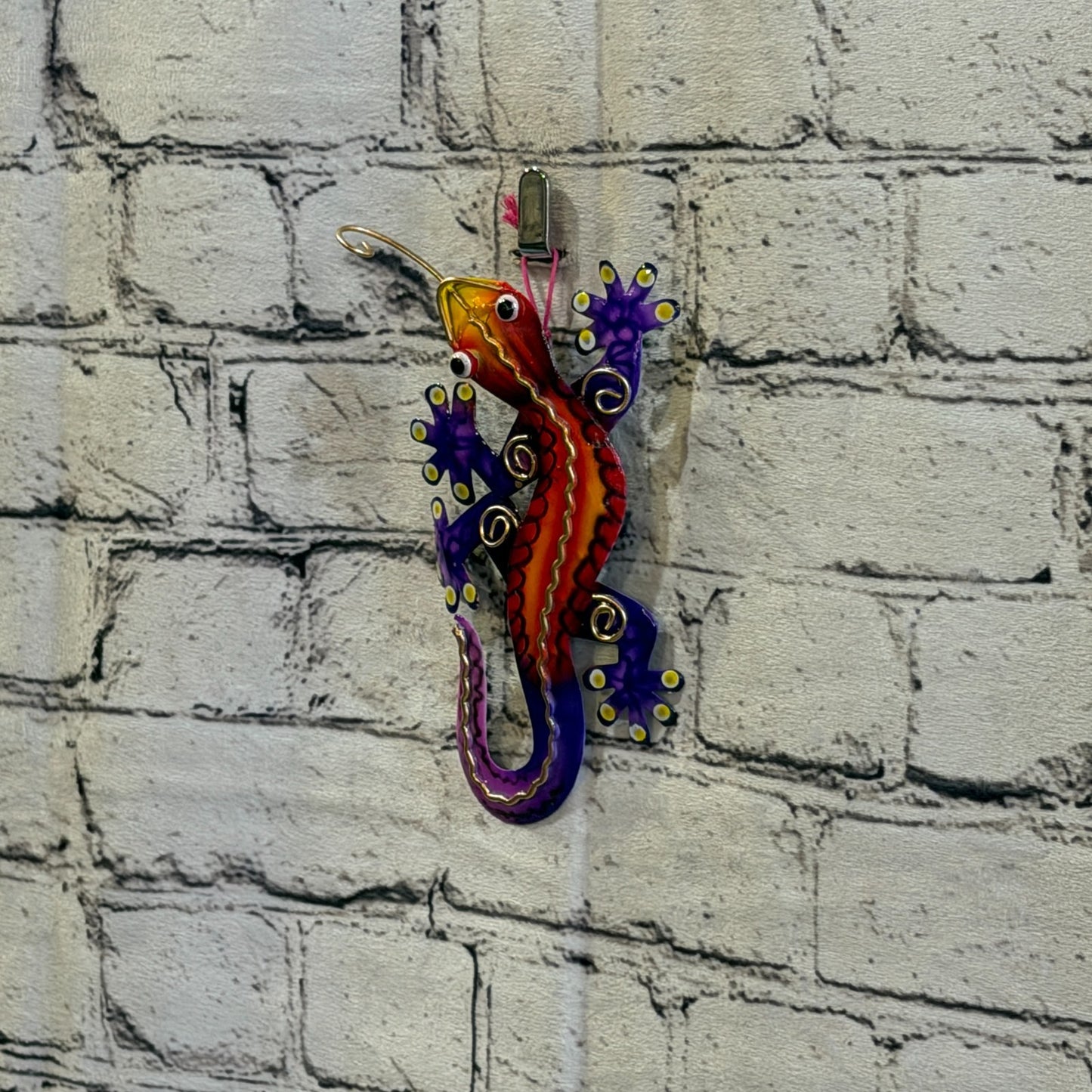 15cm x 8cm Purple Gecko Lizard Metal Tin Wall Hanging Ornament Painted Statue1