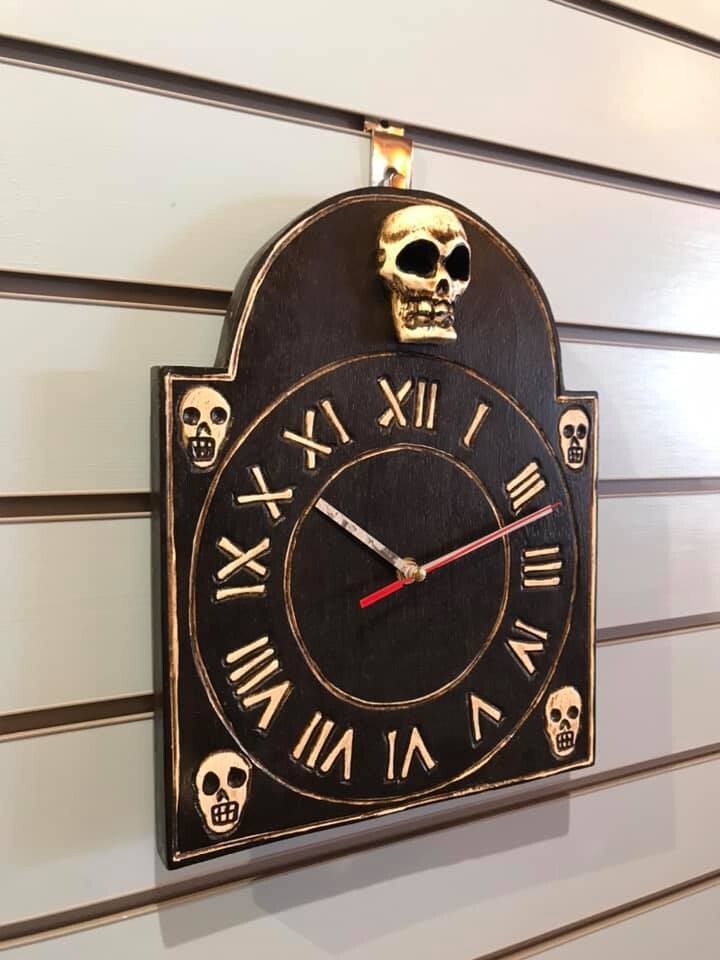 Skull & Crossbones Clock Pirate Sign Door Battery 35cm x 25cm Handmade1