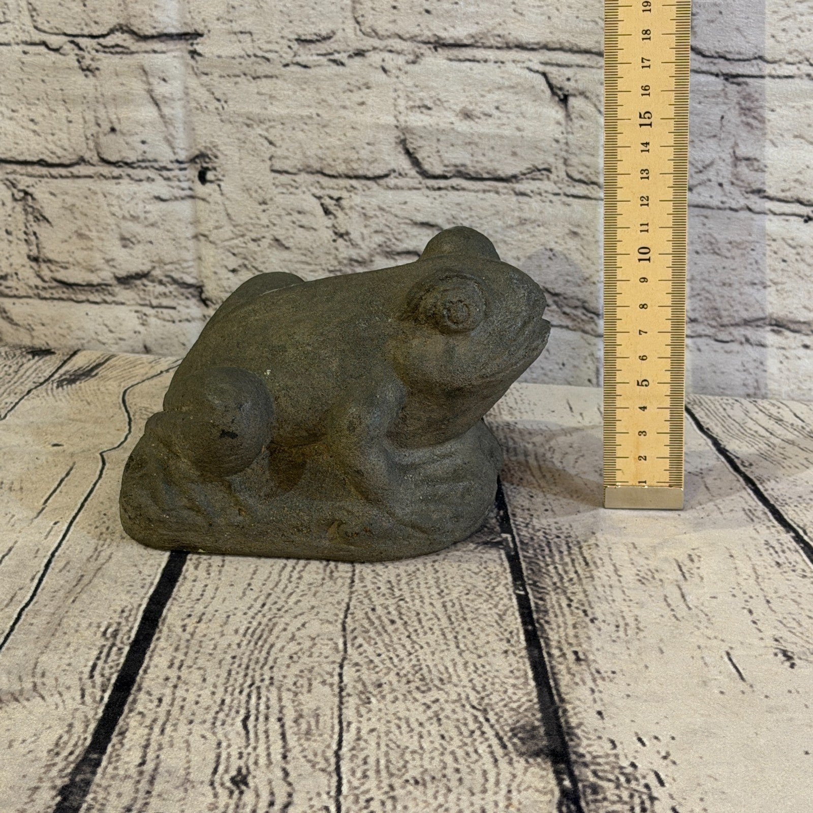 Standing Pond Frog Stone Garden 15cm x 10cm Ornament Indoor Statue Hindu5