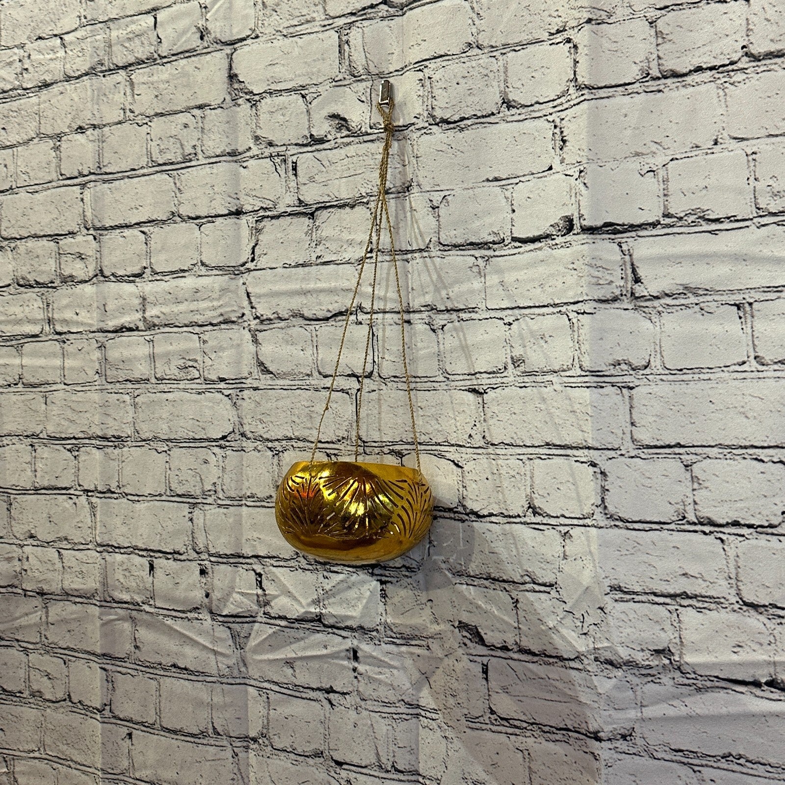 Gold Coconut Shell Hanging Basket Orchid Planter Balcony Decorative Vase Flower1