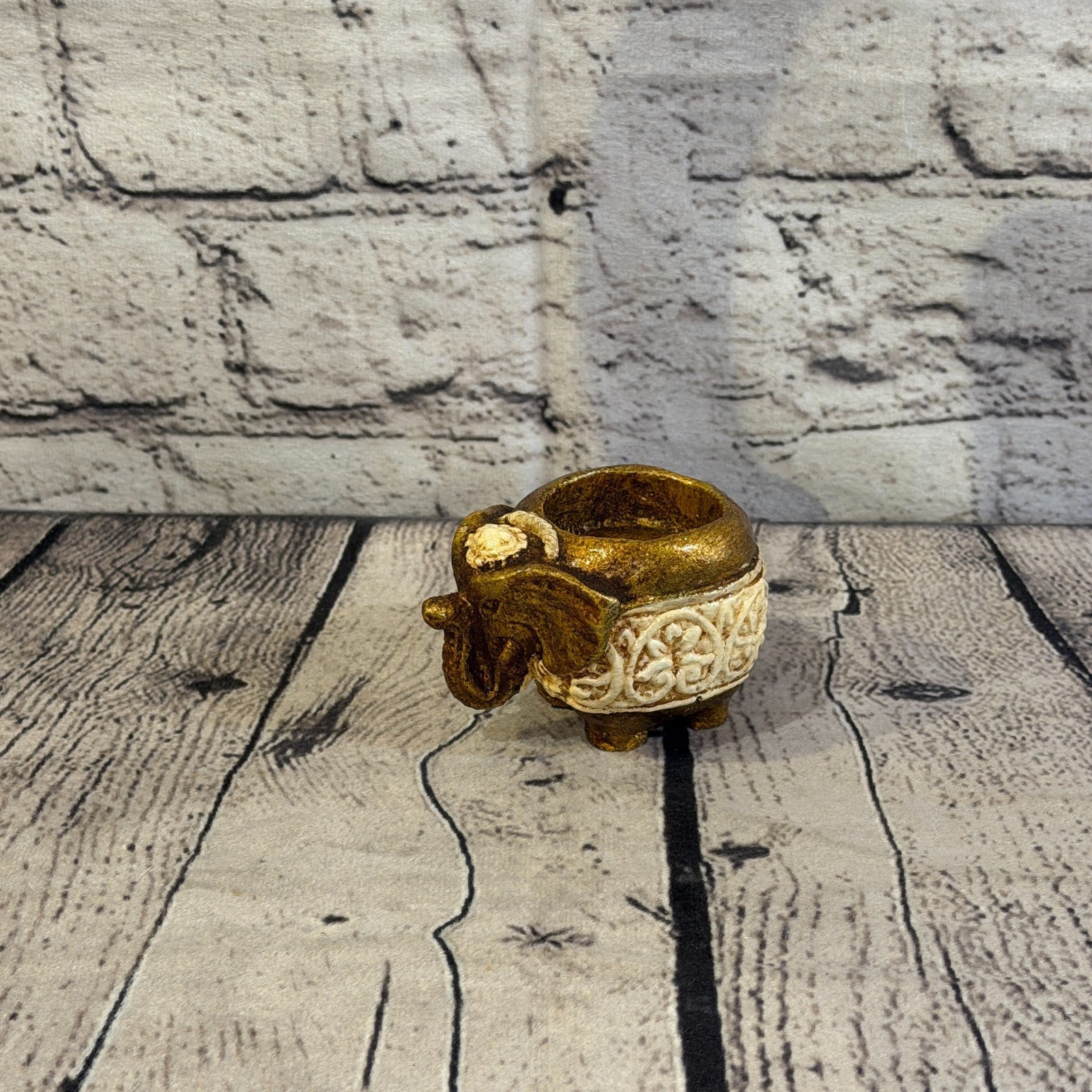 White & Bronze 8cm x 5cm Elephant Tea Light Holder Statue Resin Hindu2