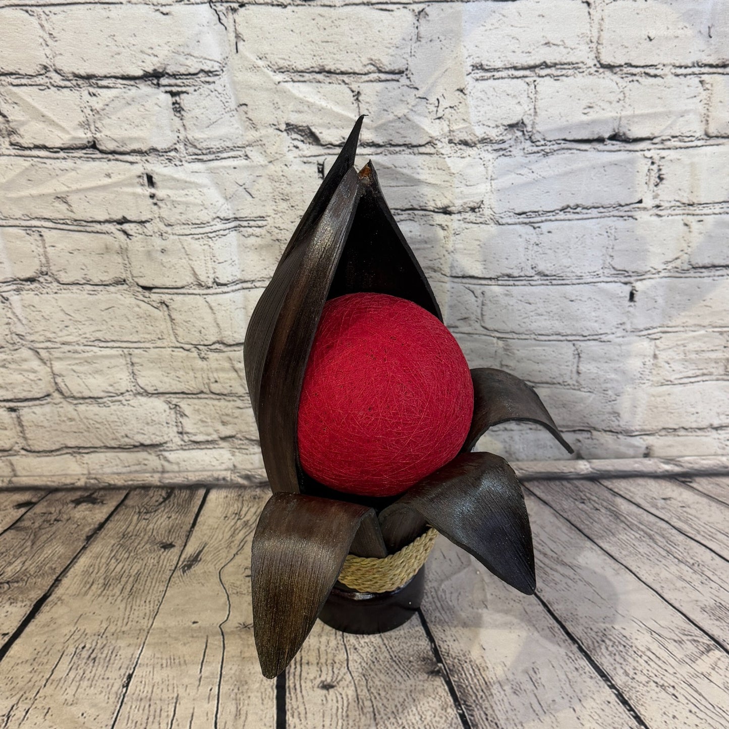 Red Light Brown Natural 40cm Tall Leaf Lamp Twist LED UK Mains Plug Design 52
