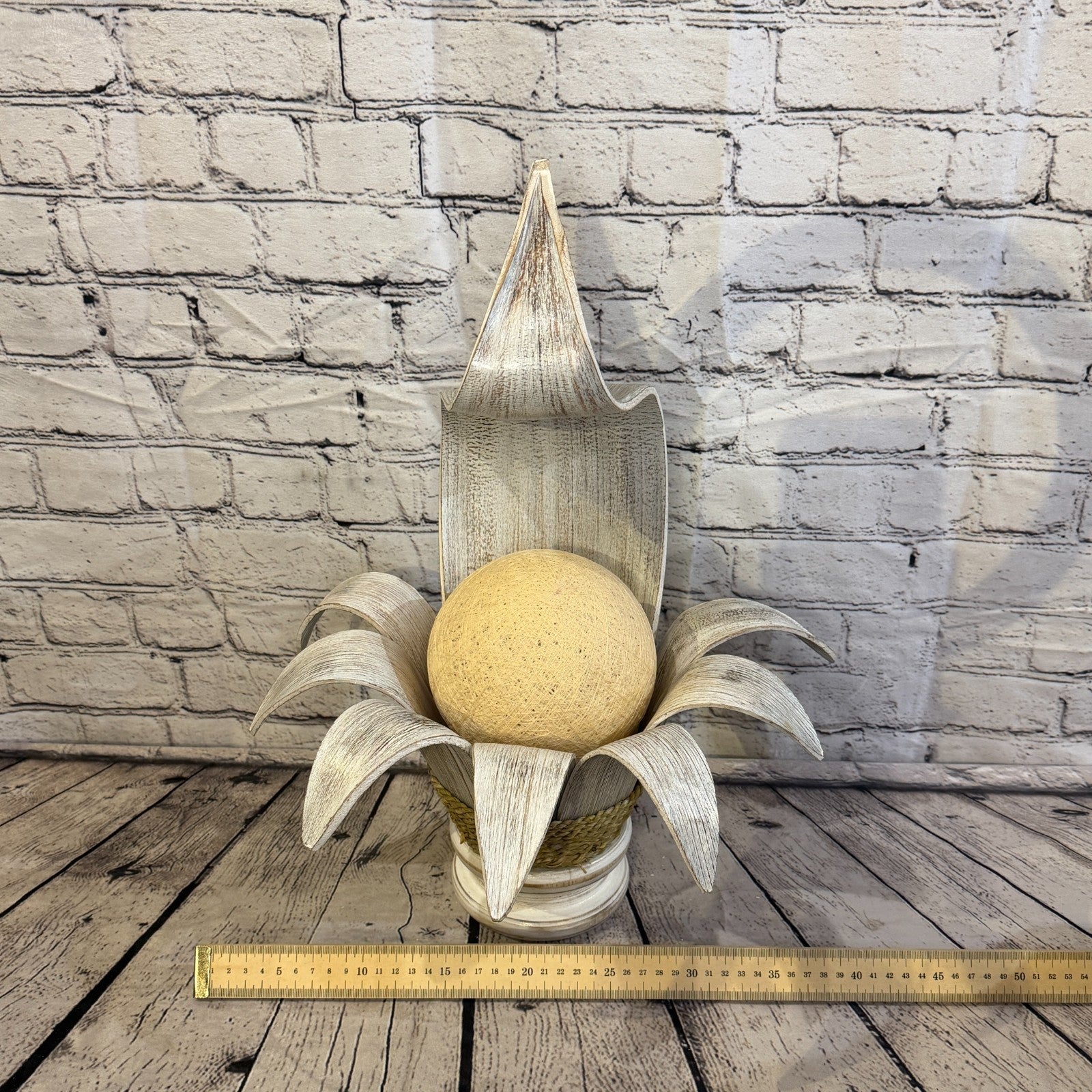 White Light White Natural 50cm Tall Leaf Lamp Twist LED UK Mains Plug Design 76