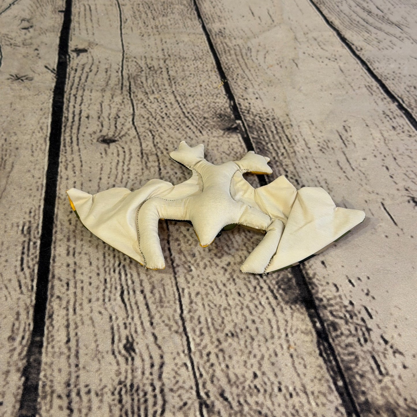 Colourful Sand Animal Bat Toy Party Stocking Filler Stress Relief Fidget 10cm1