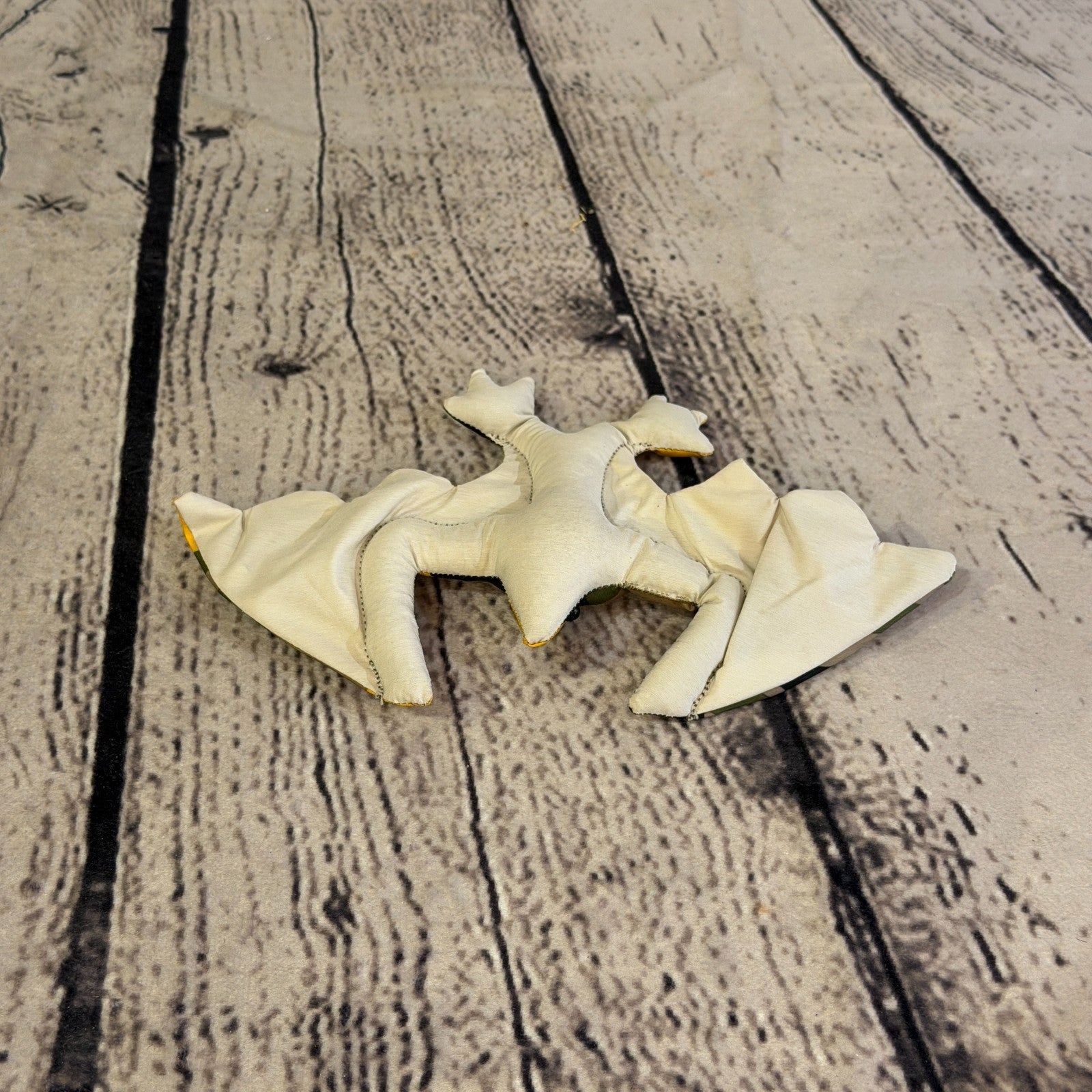 Colourful Sand Animal Bat Toy Party Stocking Filler Stress Relief Fidget 10cm1