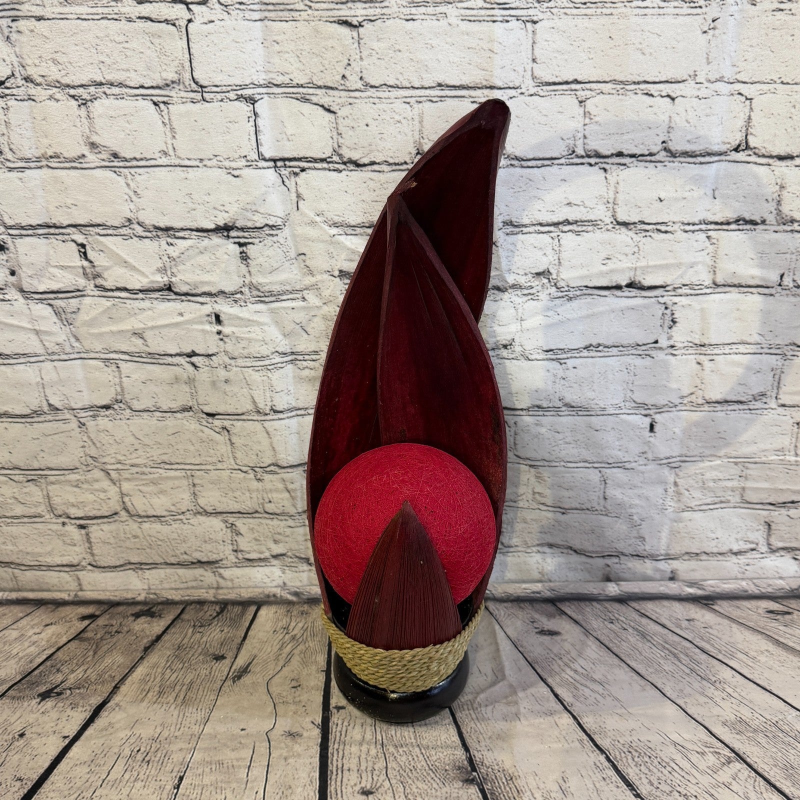Red Light Red Natural 55cm Tall Leaf Lamp Twist LED UK Mains Plug Design 61