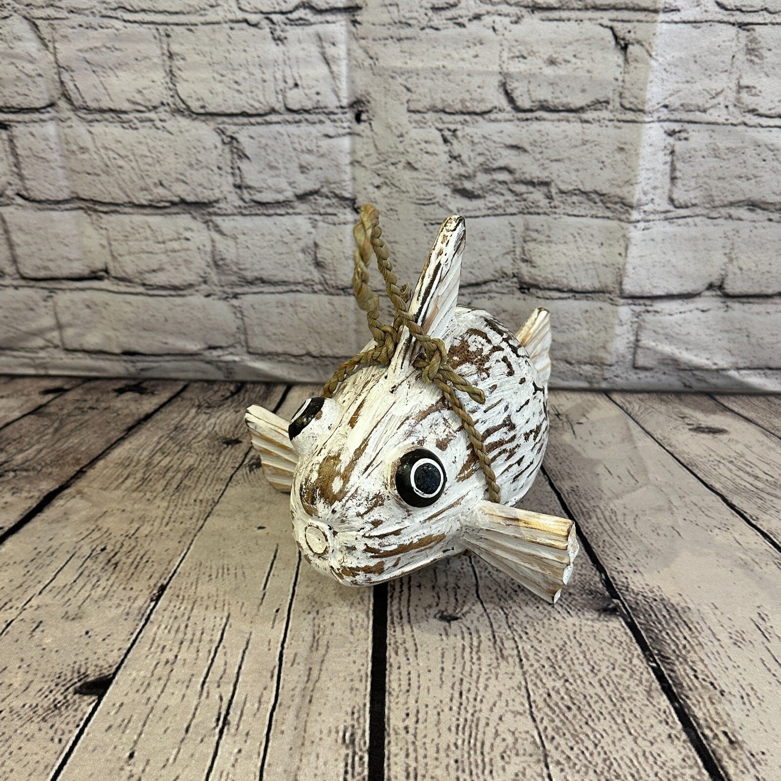 Plain White Folk Art Hand Painted Puffer Fish Coconut Shell Ornaments Hanging0
