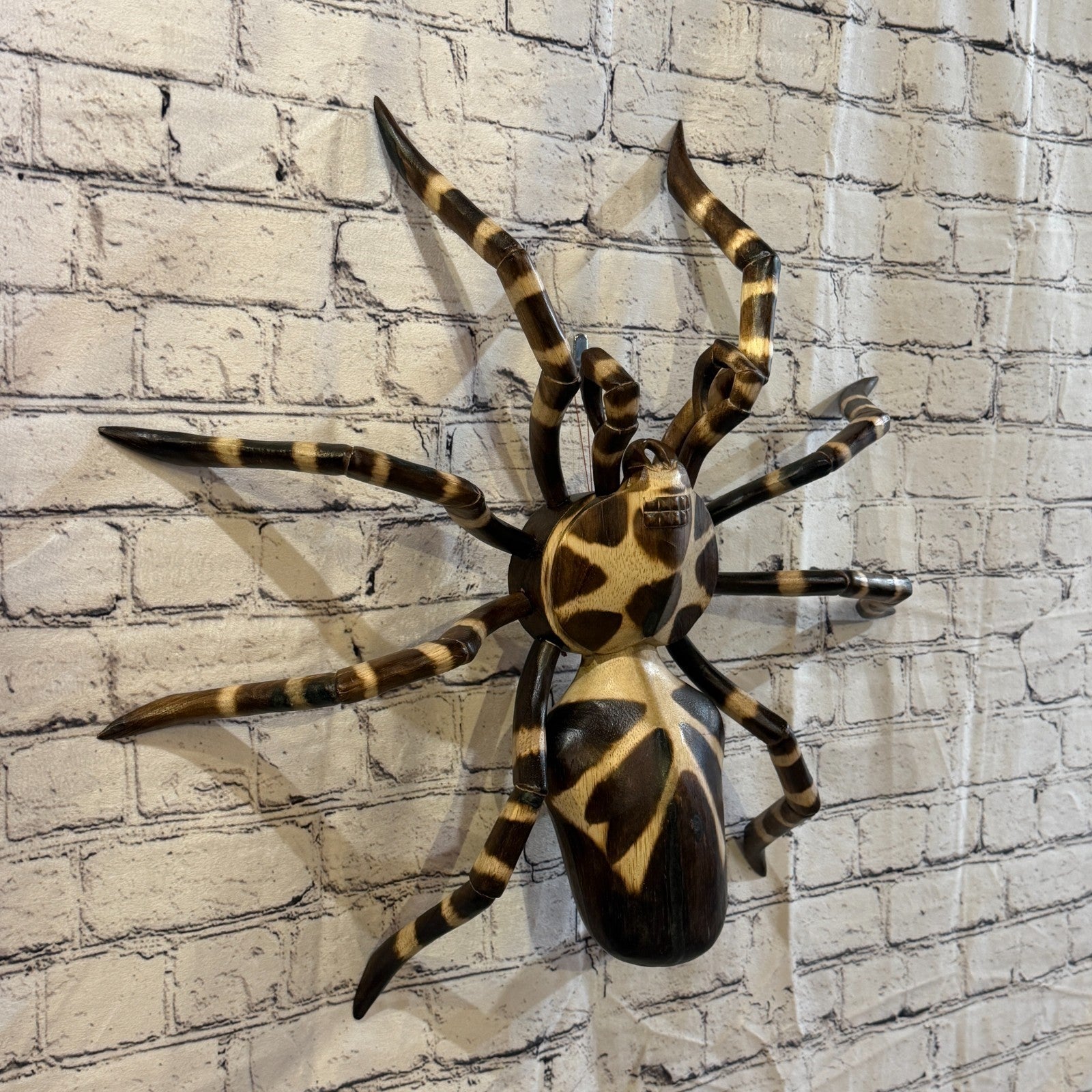 45cm x 35cm Wooden Spider Carving Hand Carved Walking Spider Tarantula Statue0