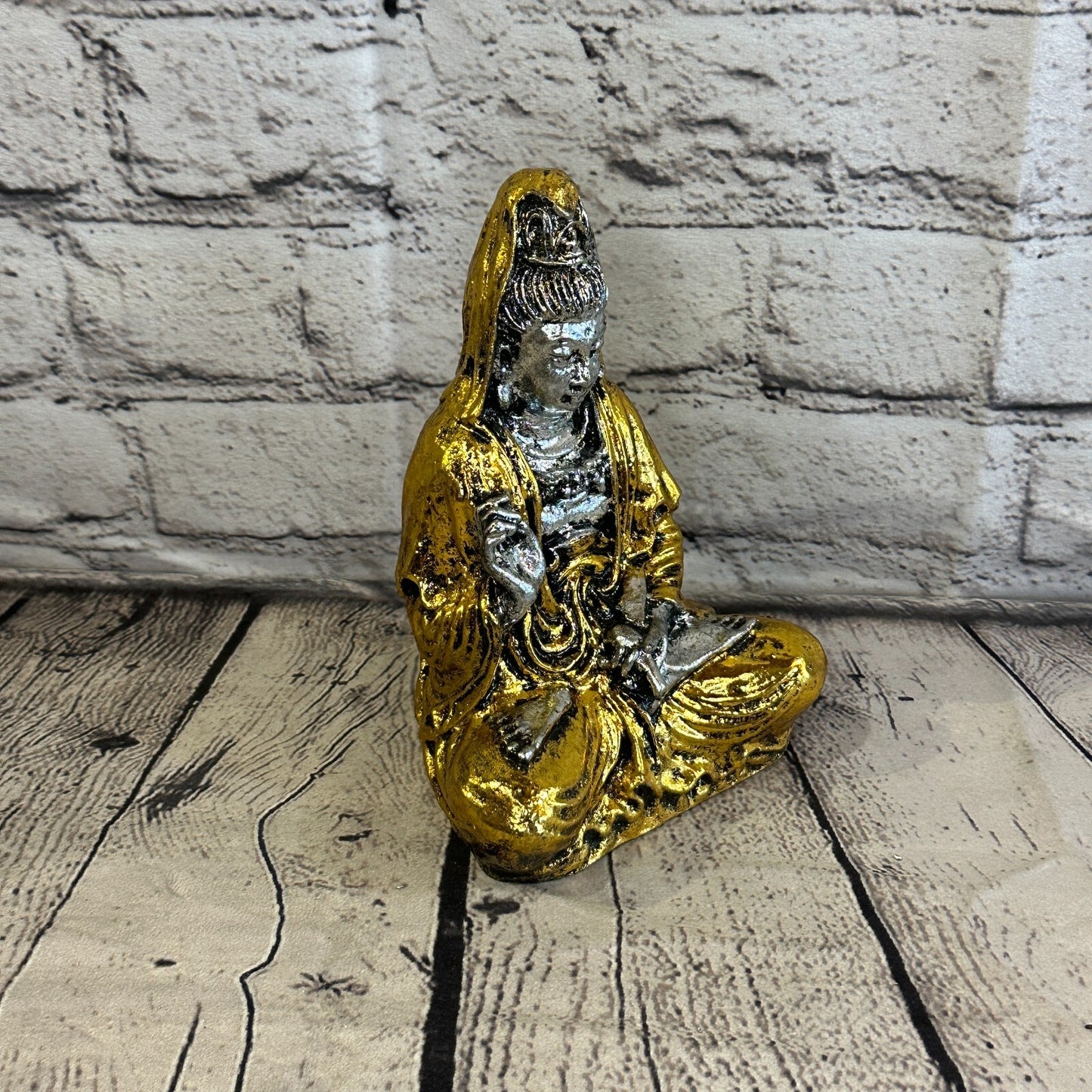 Silver And Gold 18cm x 10cm Small Quan Yin Sitting Lotus Statue Resin Hindu God2