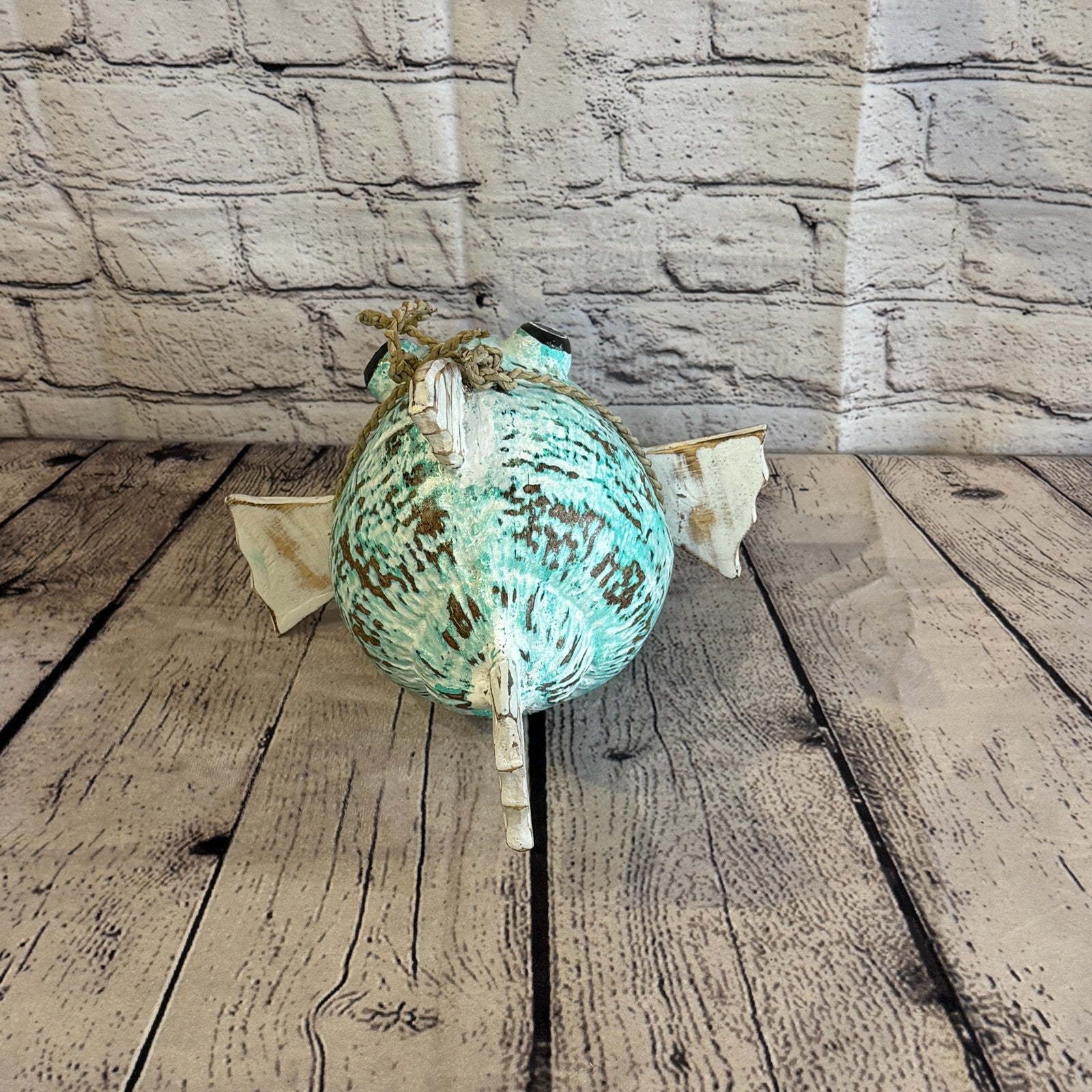 Green White Fins Folk Art Painted Puffer Fish Coconut Shell Ornaments Hanging4