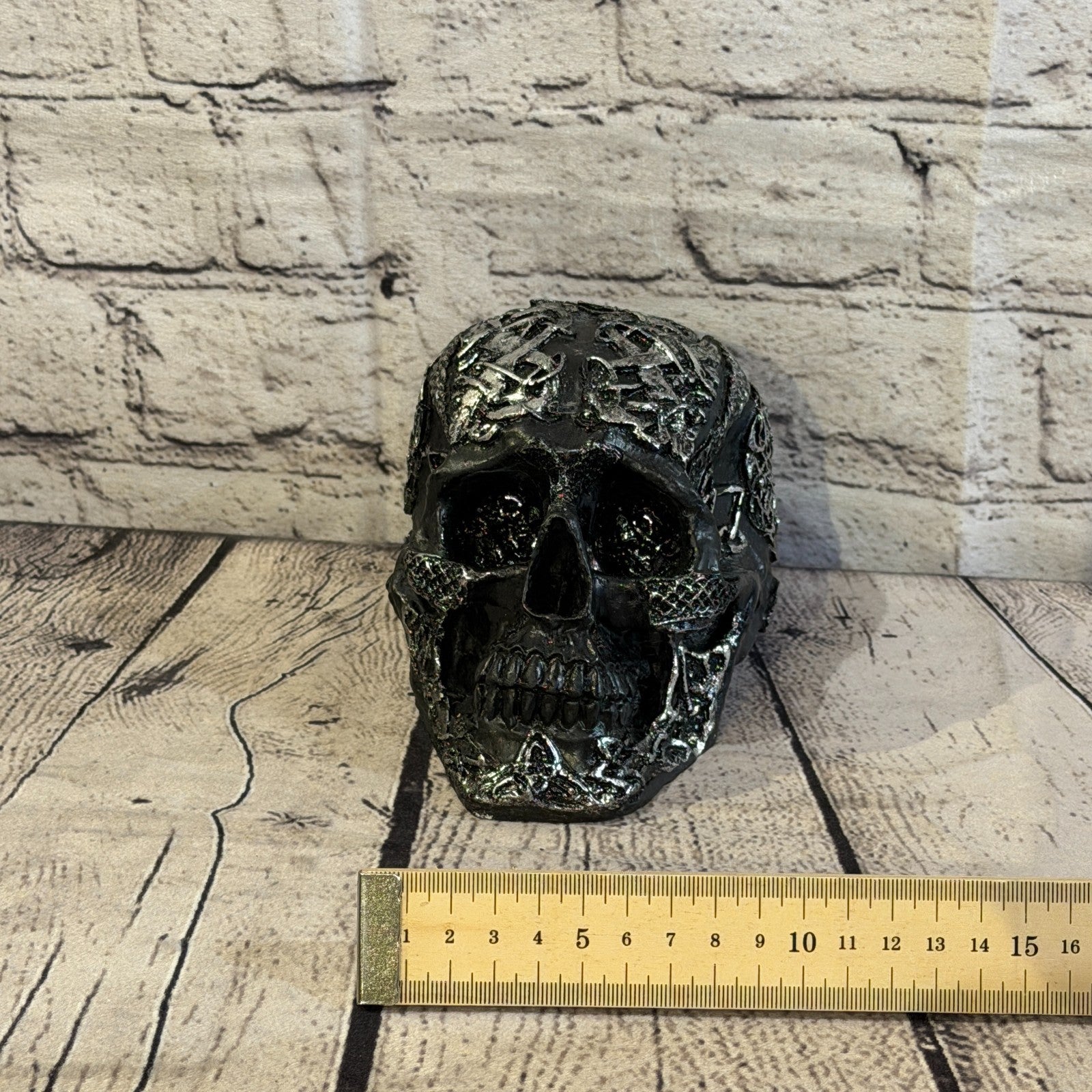 Black Silver 15cm x 10cm Gothic Celtic Knot Skull Crucifix Statue Resin7