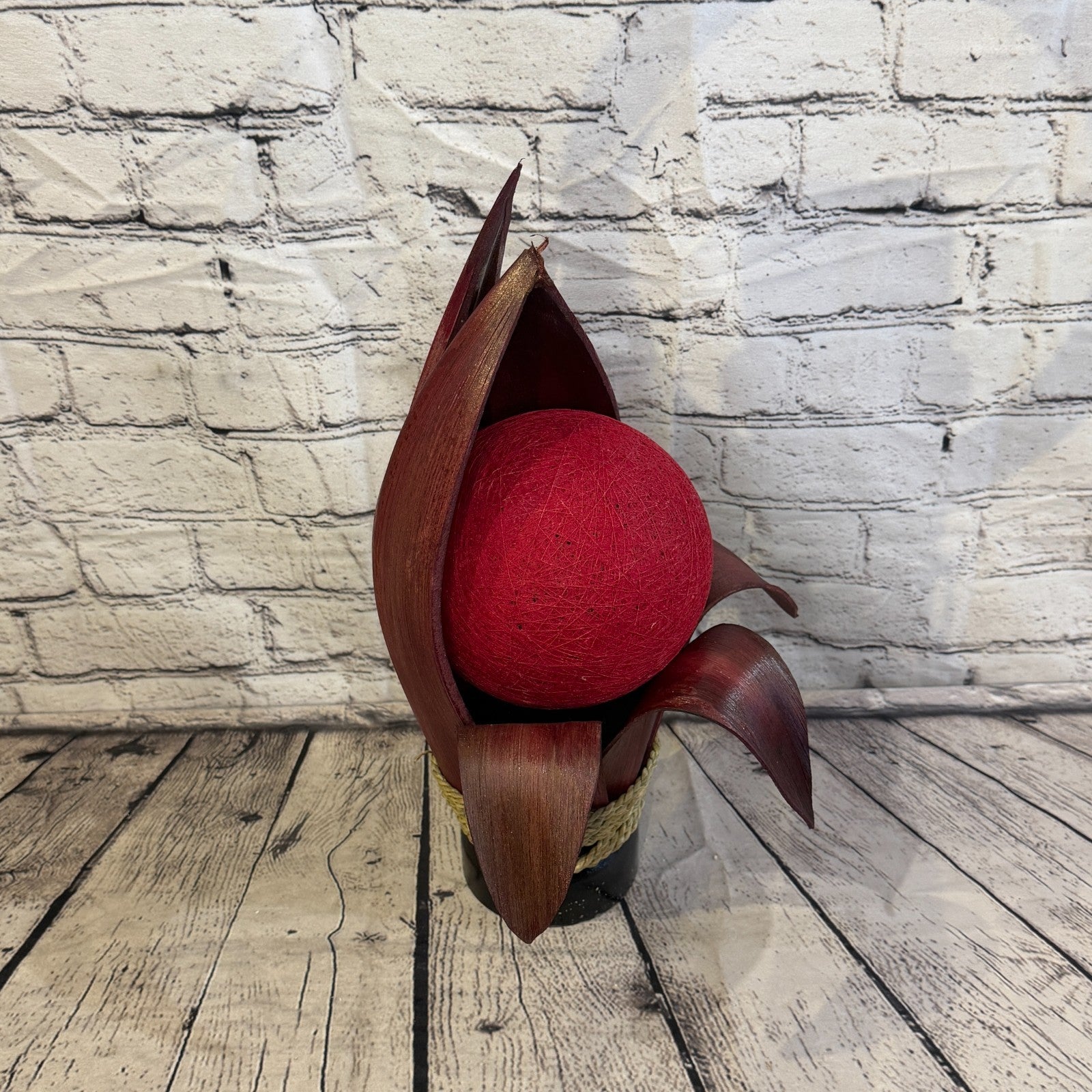 Red Light Red Natural 40cm Tall Leaf Lamp Twist LED UK Mains Plug Design 52