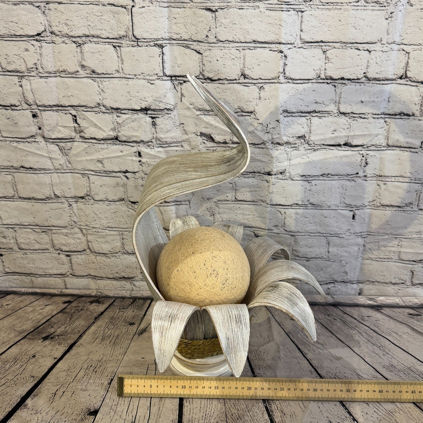 White Light White Natural 50cm Tall Leaf Lamp Twist LED UK Mains Plug Design 77