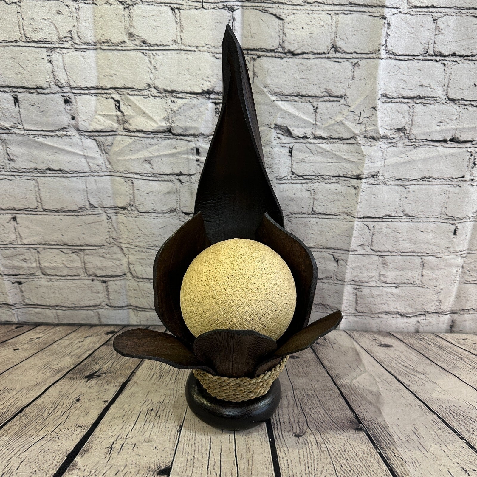 White Brown Leaf Natural 45cm Tall Leaf Lamp Twist LED UK Mains Plug Design 70