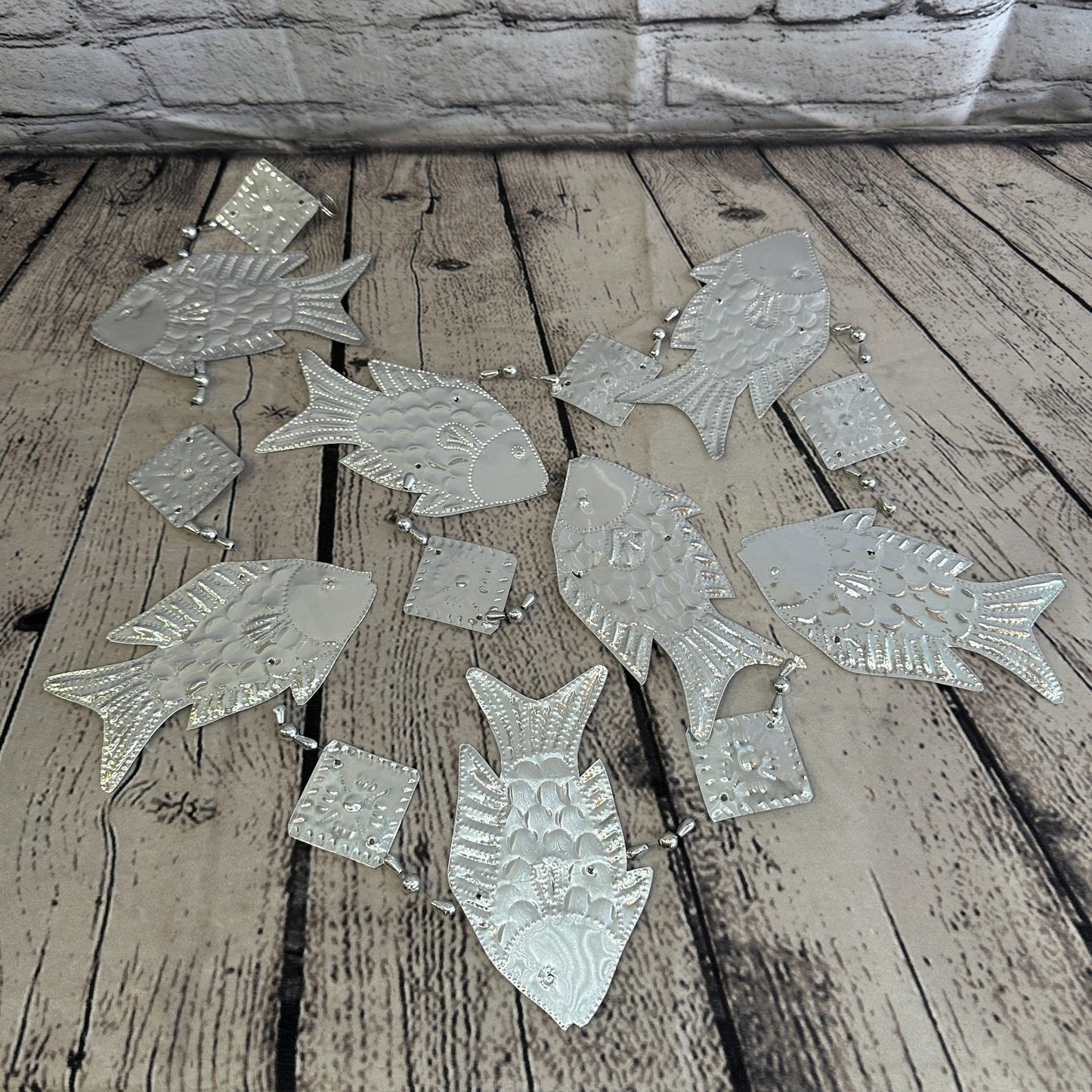 Aluminium Stamped Sitting Fish String Wall Hangings Home Decoration0