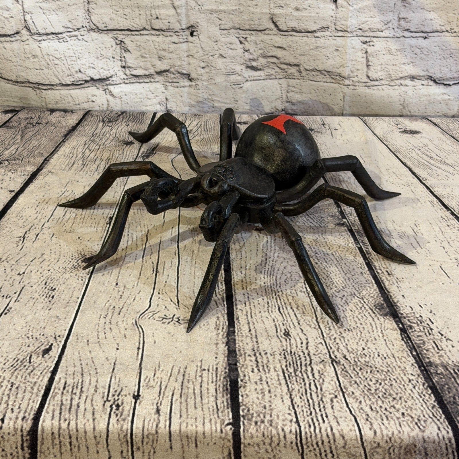 30cm x 25cm Black Widow Wooden Spider Carving Hand Walking Tarantula Statue3