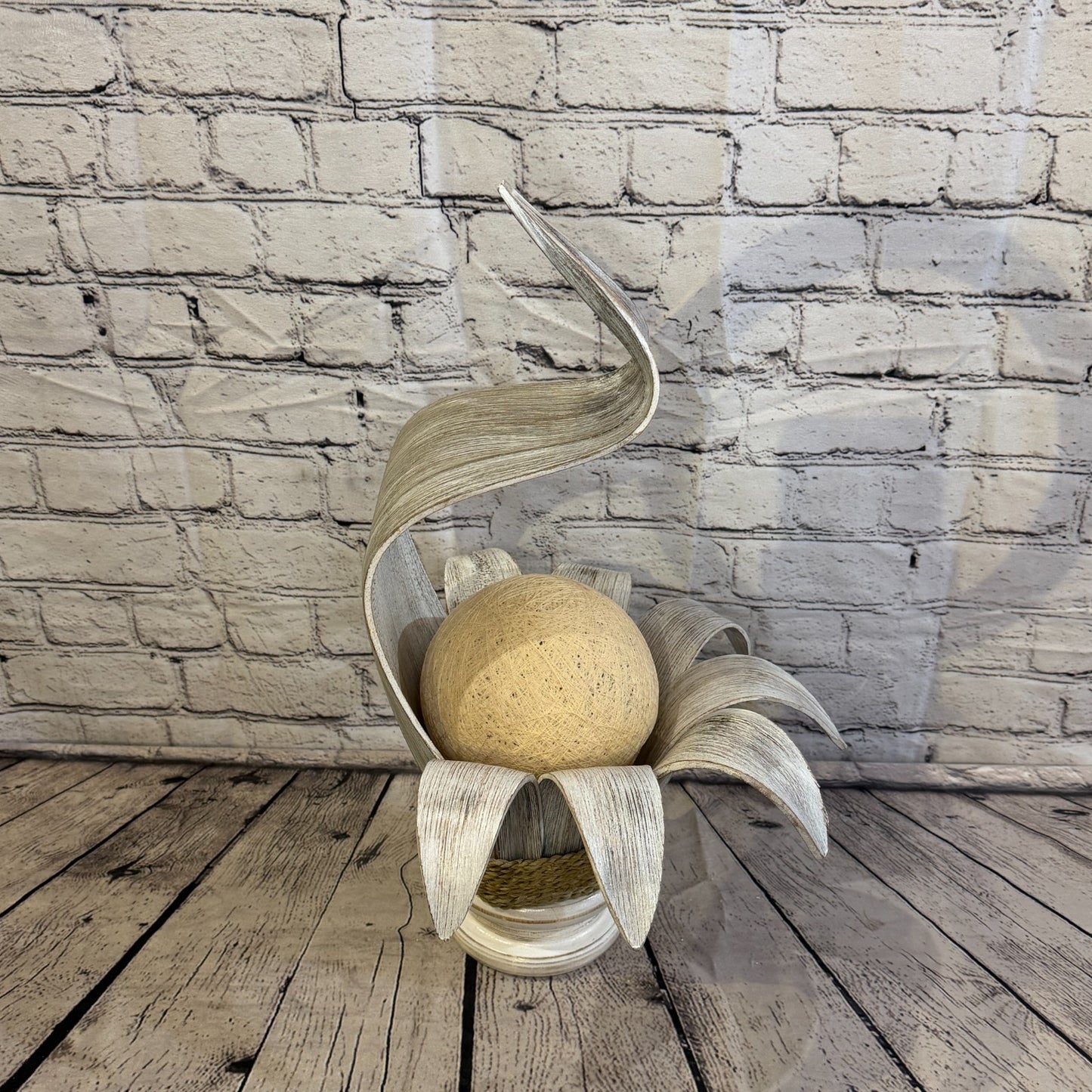 White Light White Natural 50cm Tall Leaf Lamp Twist LED UK Mains Plug Design 73