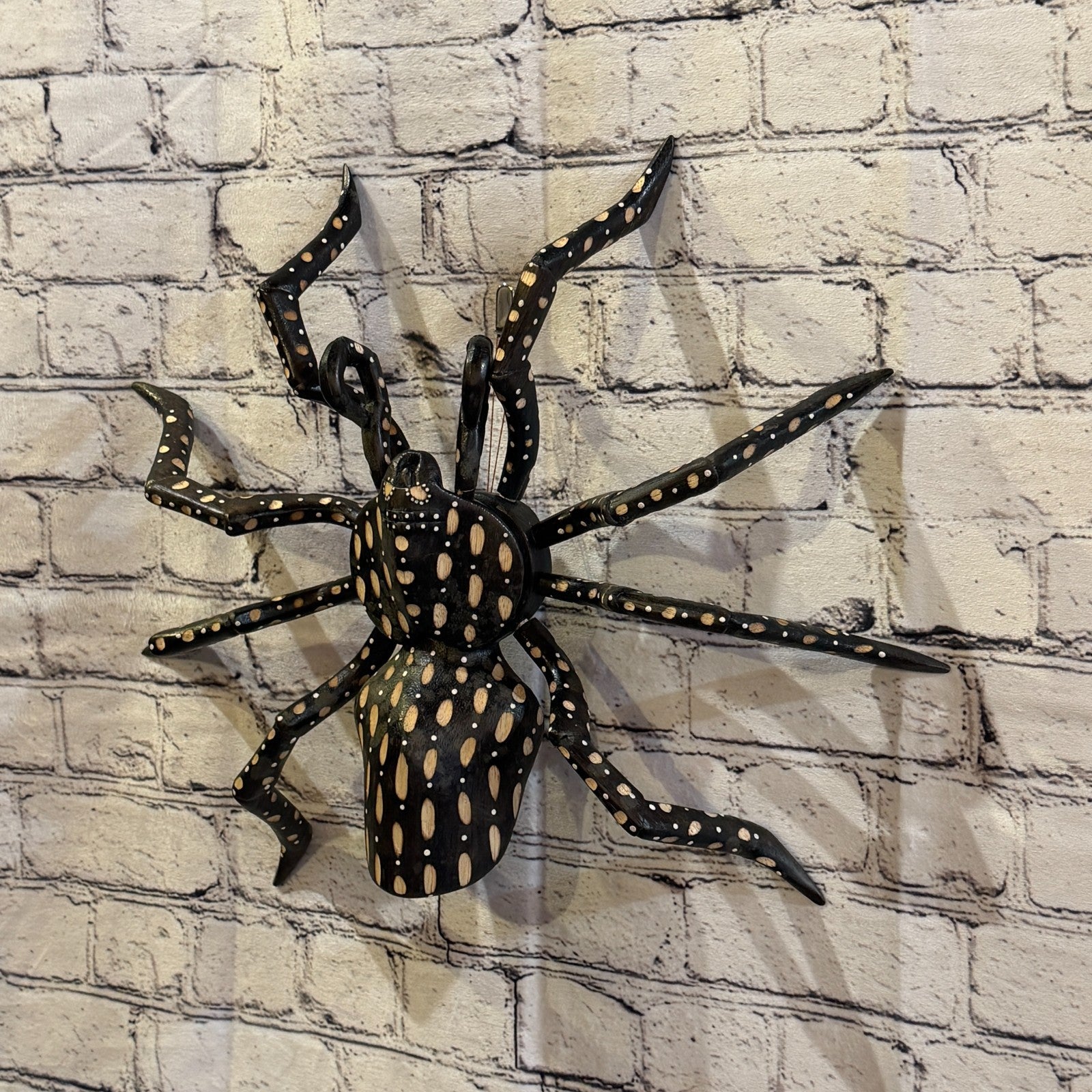 40cm x 30cm Brown Spots Wooden Spider Carving Hand Walking Tarantula Statue1