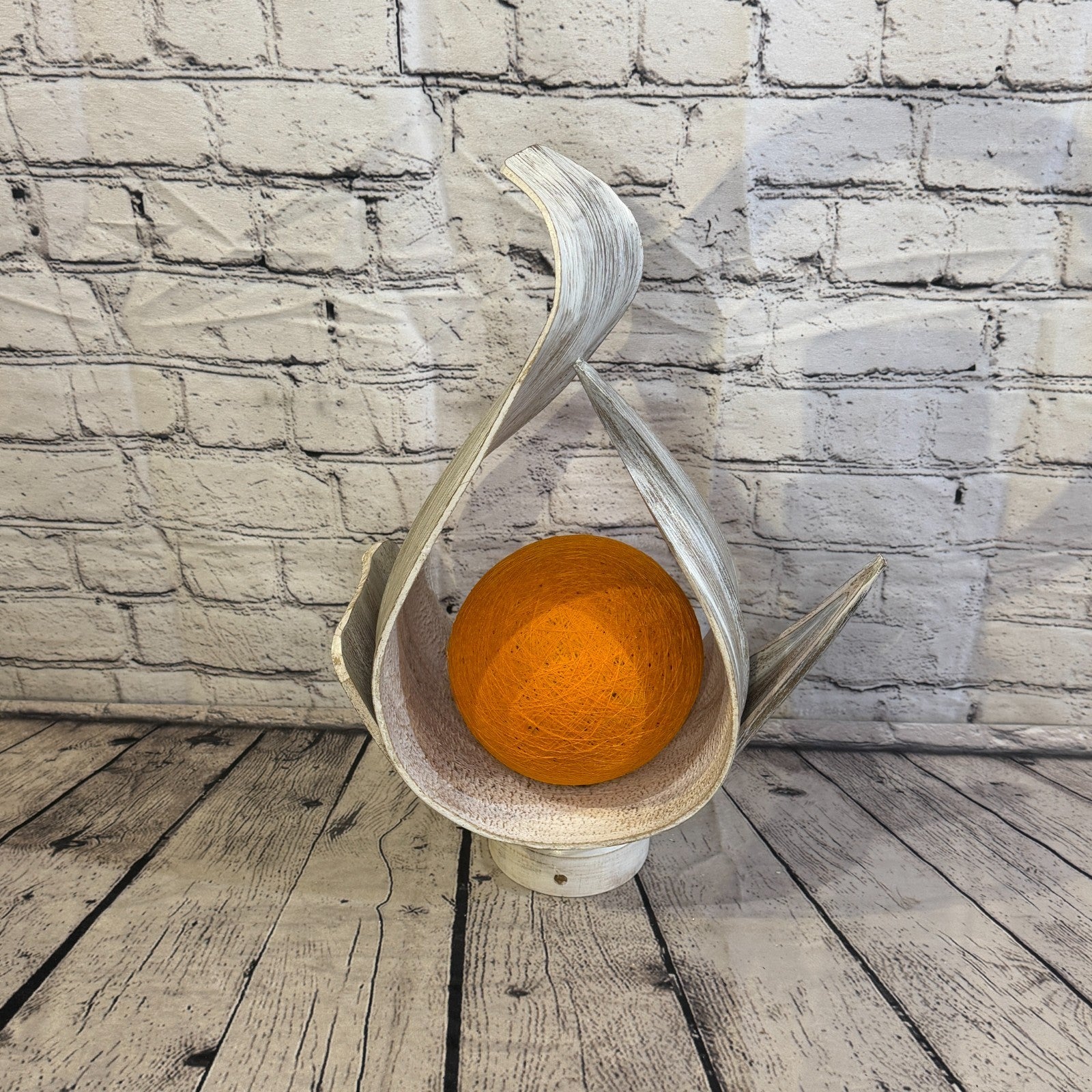 Orange Light White Natural 45cm Tall Leaf Lamp Twist LED UK Mains Plug Design 81